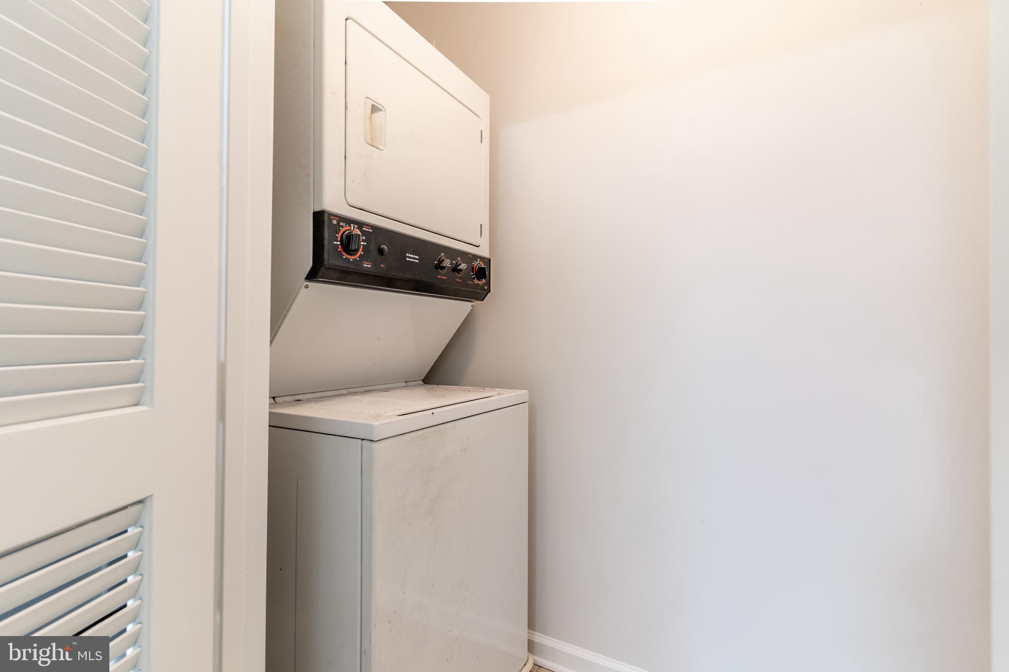 SAVOY PARK CONDOMINIUMS - Residential