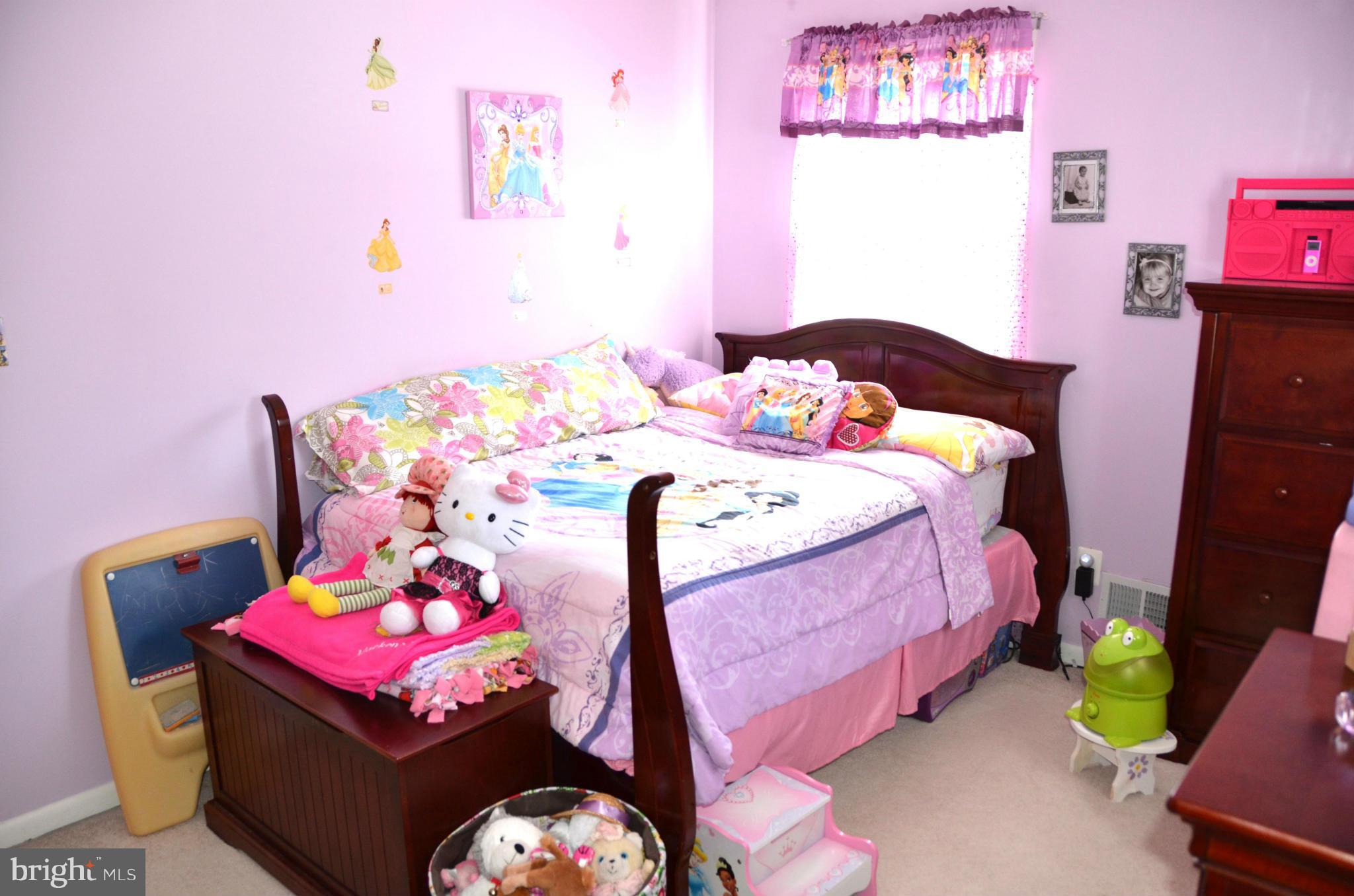 WOODLAND BEACH - Residential