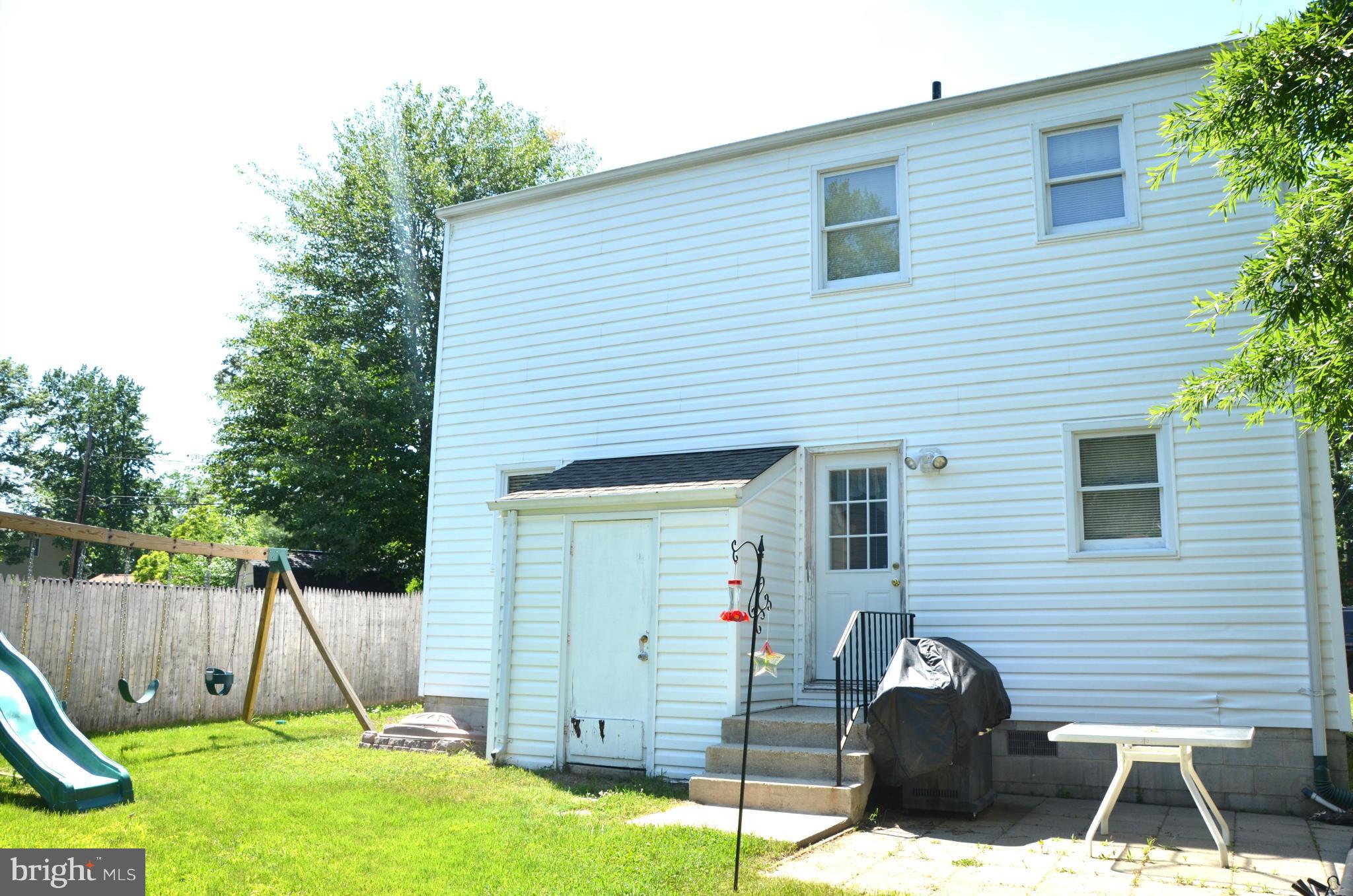 WOODLAND BEACH - Residential