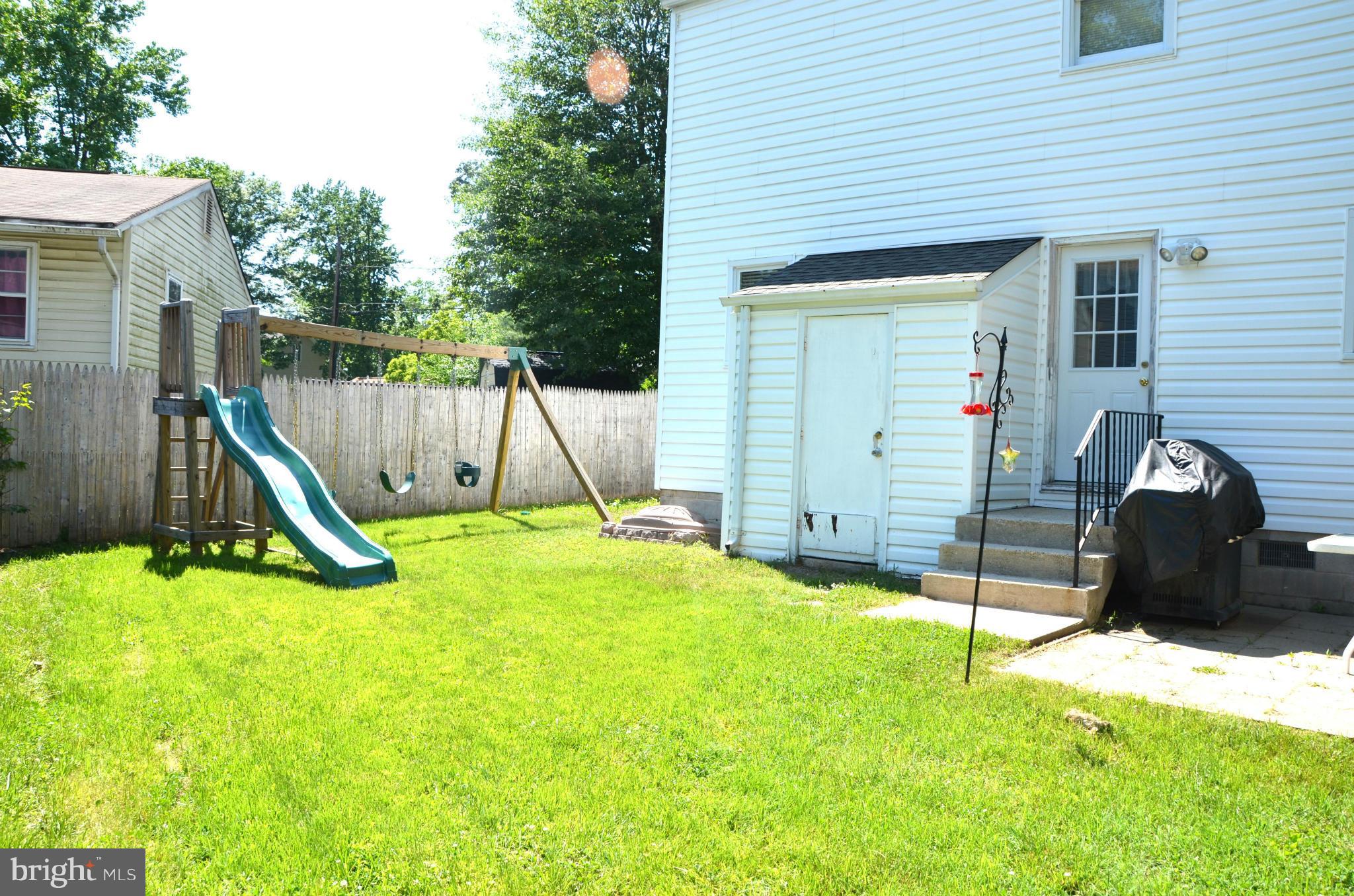 WOODLAND BEACH - Residential