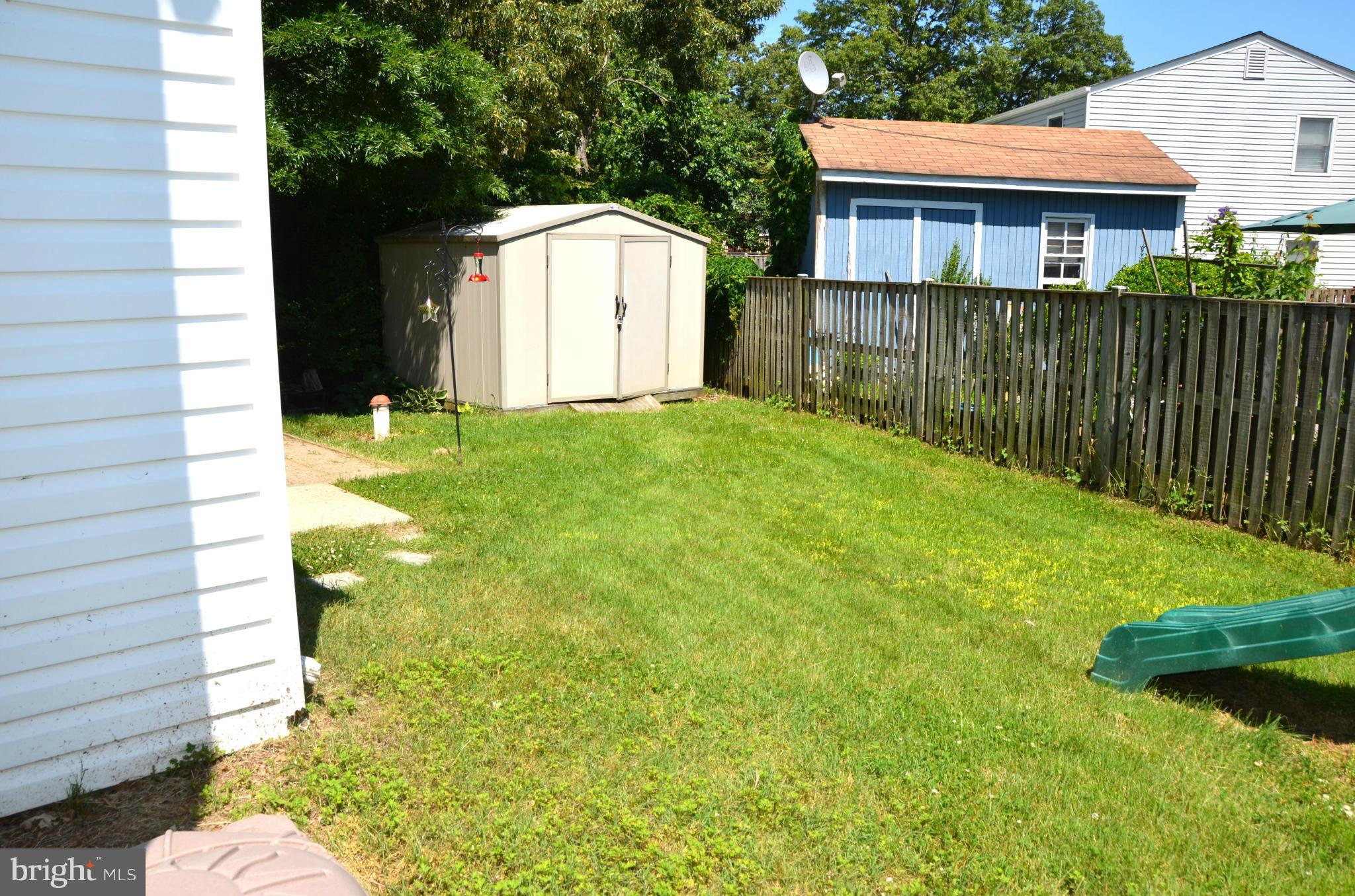 WOODLAND BEACH - Residential