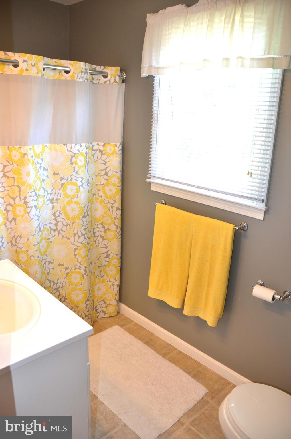 WOODLAND BEACH - Residential