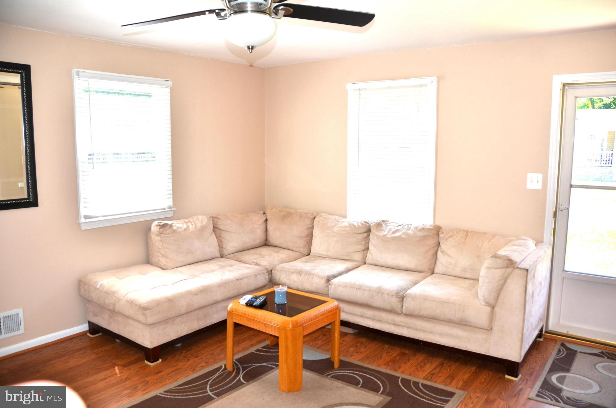 WOODLAND BEACH - Residential