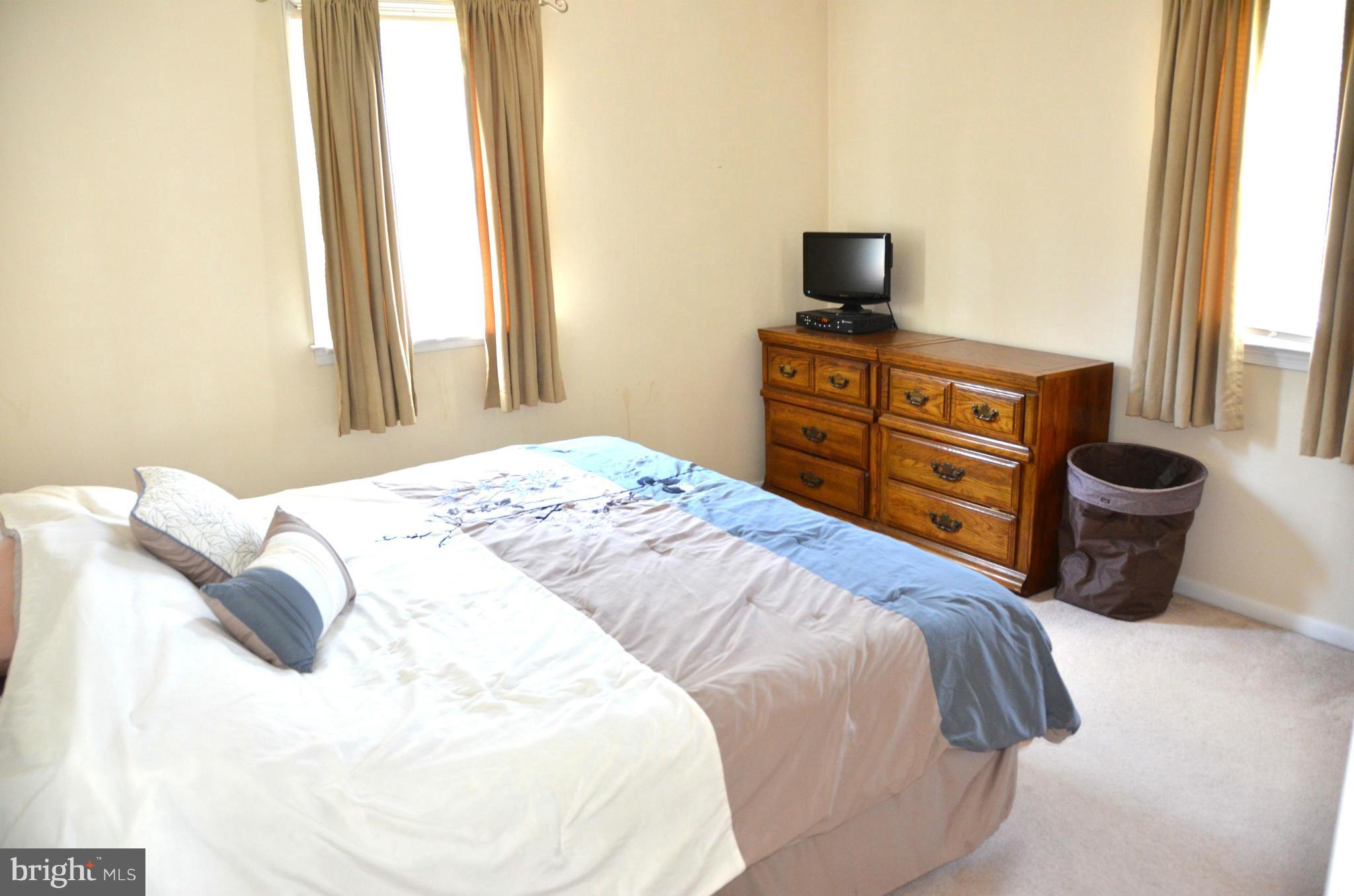 WOODLAND BEACH - Residential