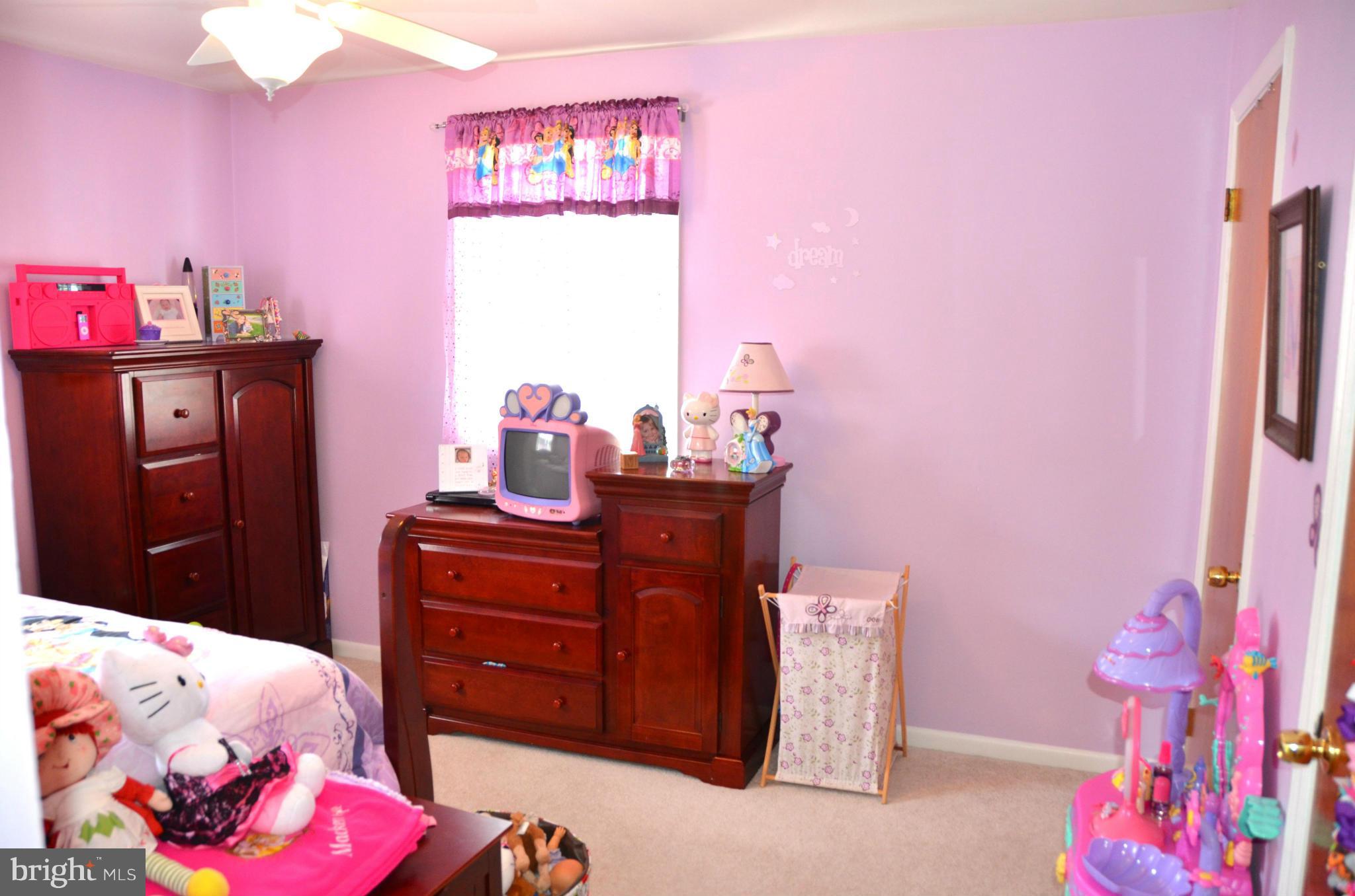 WOODLAND BEACH - Residential