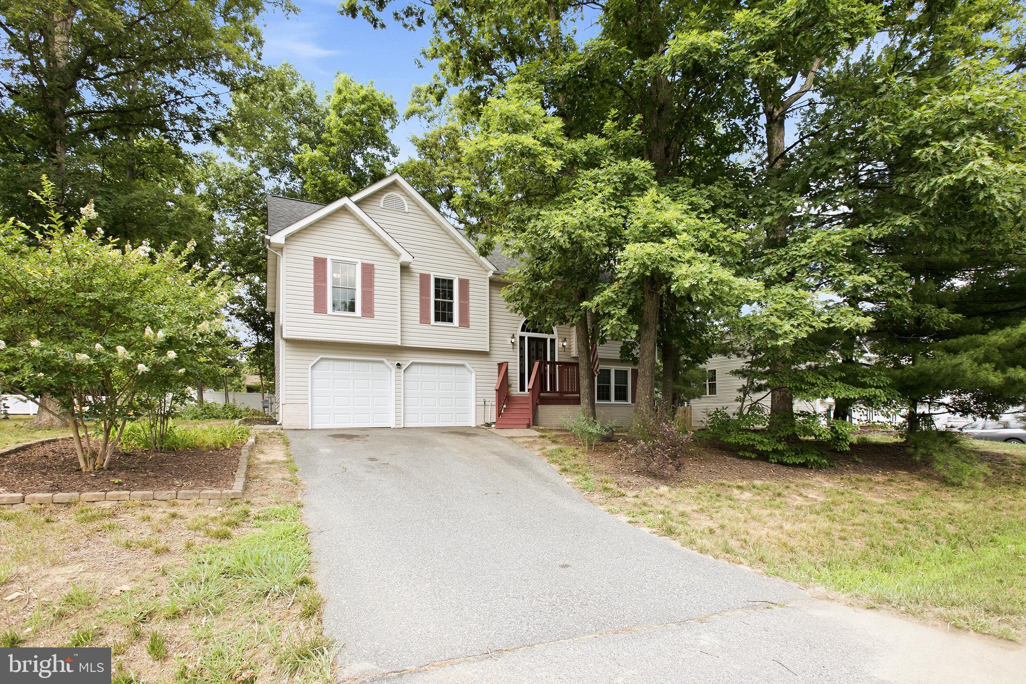 10608 CRESTWOOD DRIVE