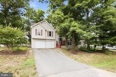 Homes For Sale - 10608 Crestwood Drive<br/> SPOTSYLVANIA, VA 22553