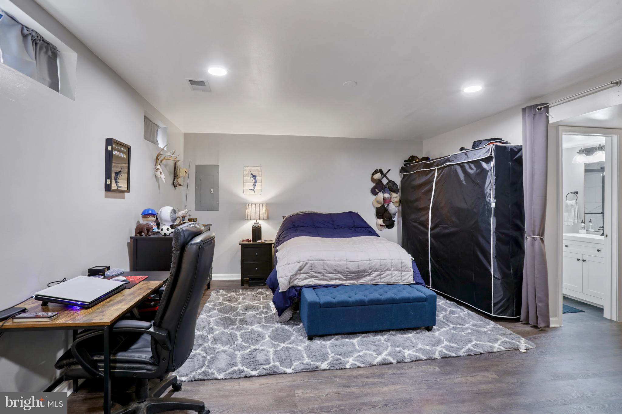 SOUTH RIDING - Residential