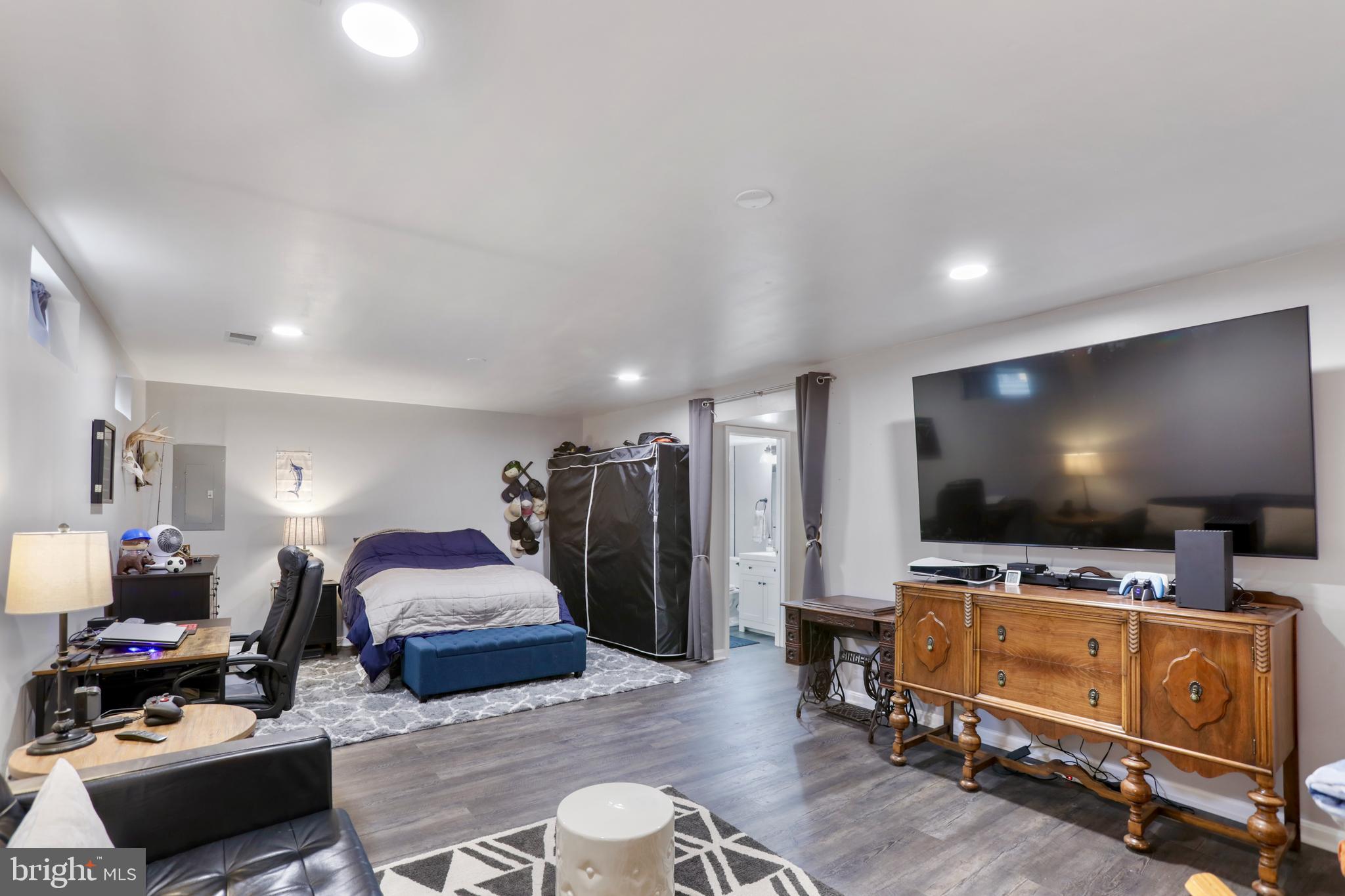 SOUTH RIDING - Residential