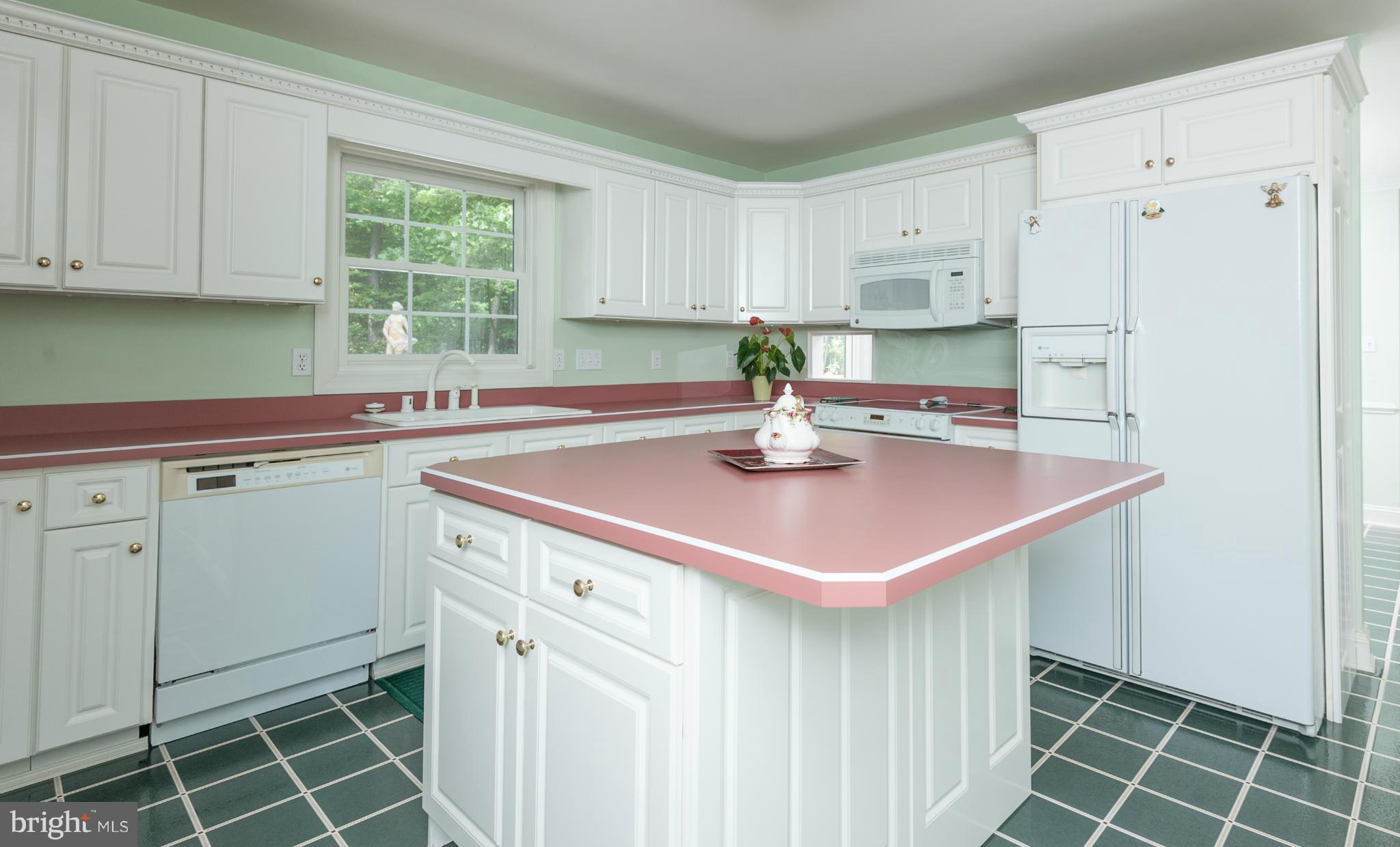 ANNAPOLIS ROADS - Residential