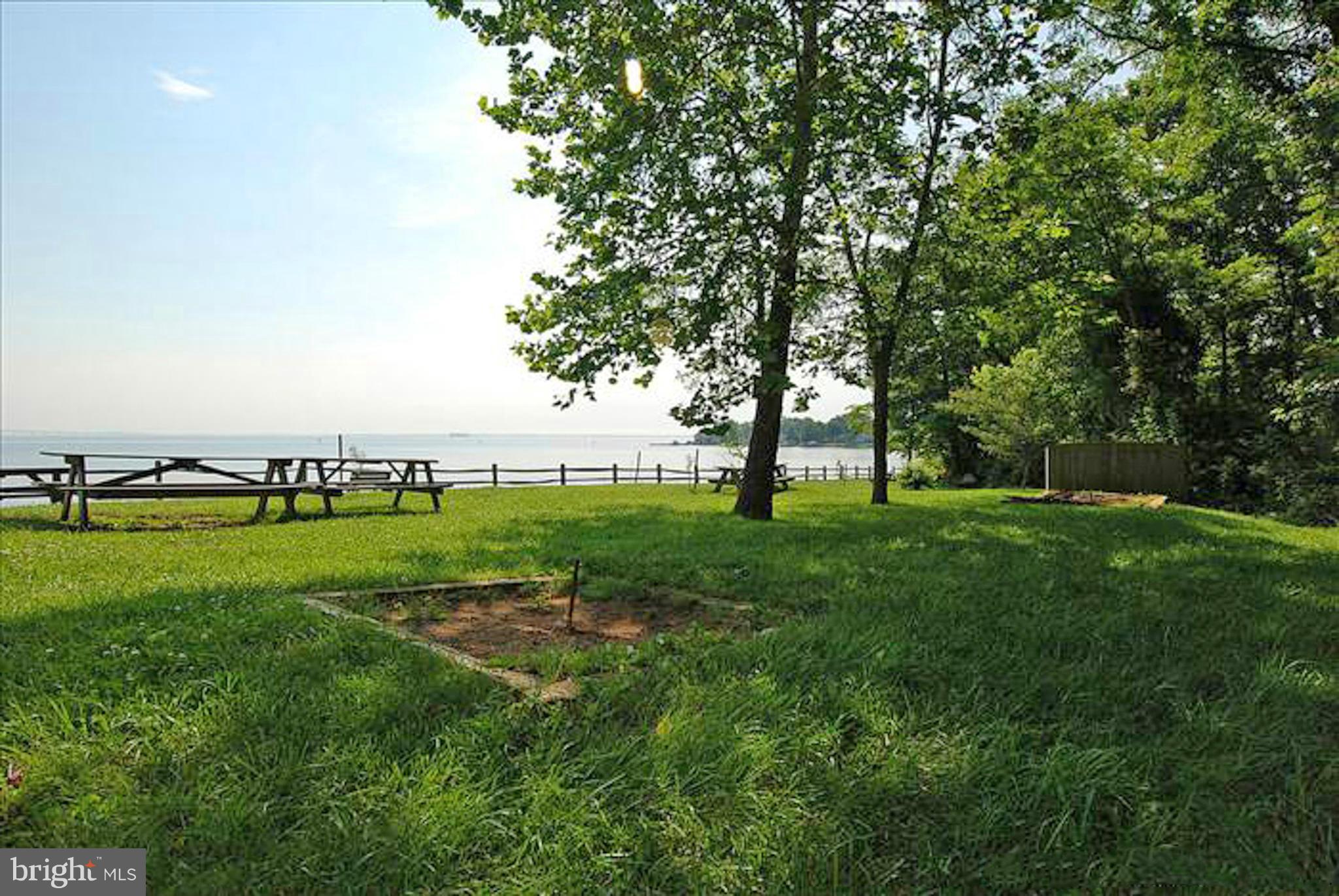 ANNAPOLIS ROADS - Residential