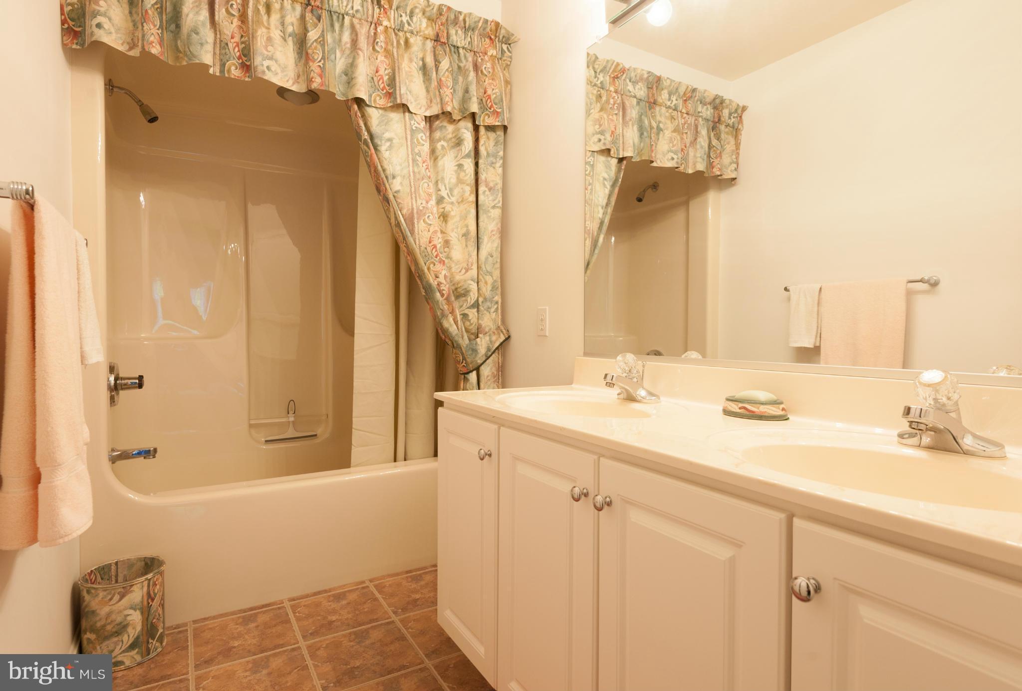 ANNAPOLIS ROADS - Residential