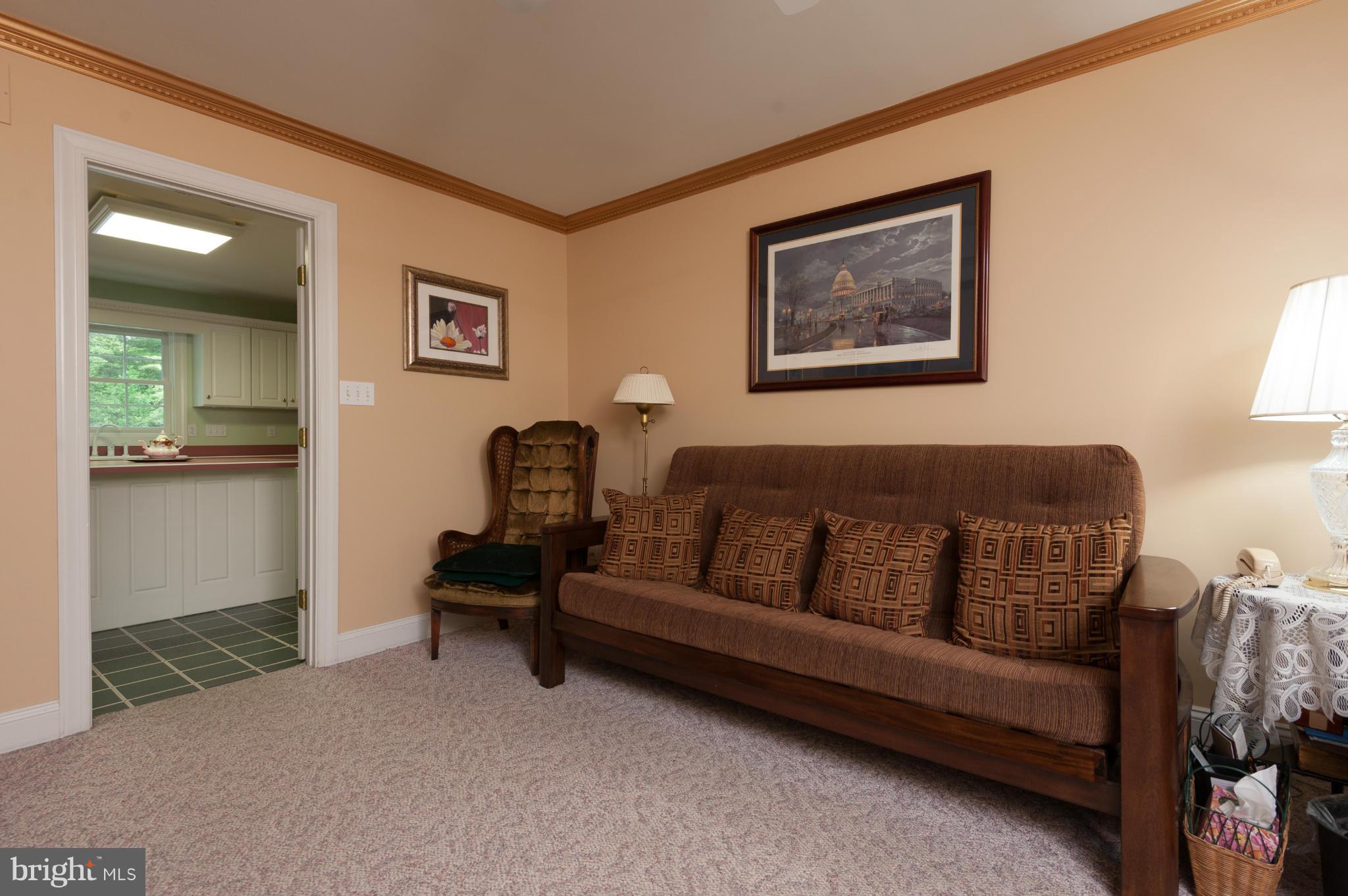 ANNAPOLIS ROADS - Residential