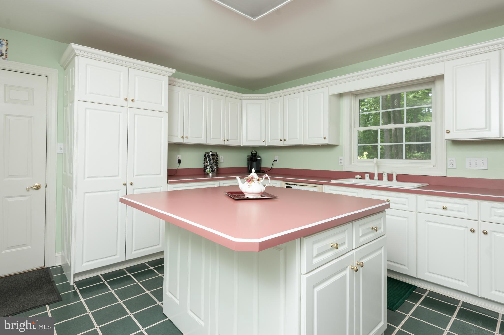 ANNAPOLIS ROADS - Residential