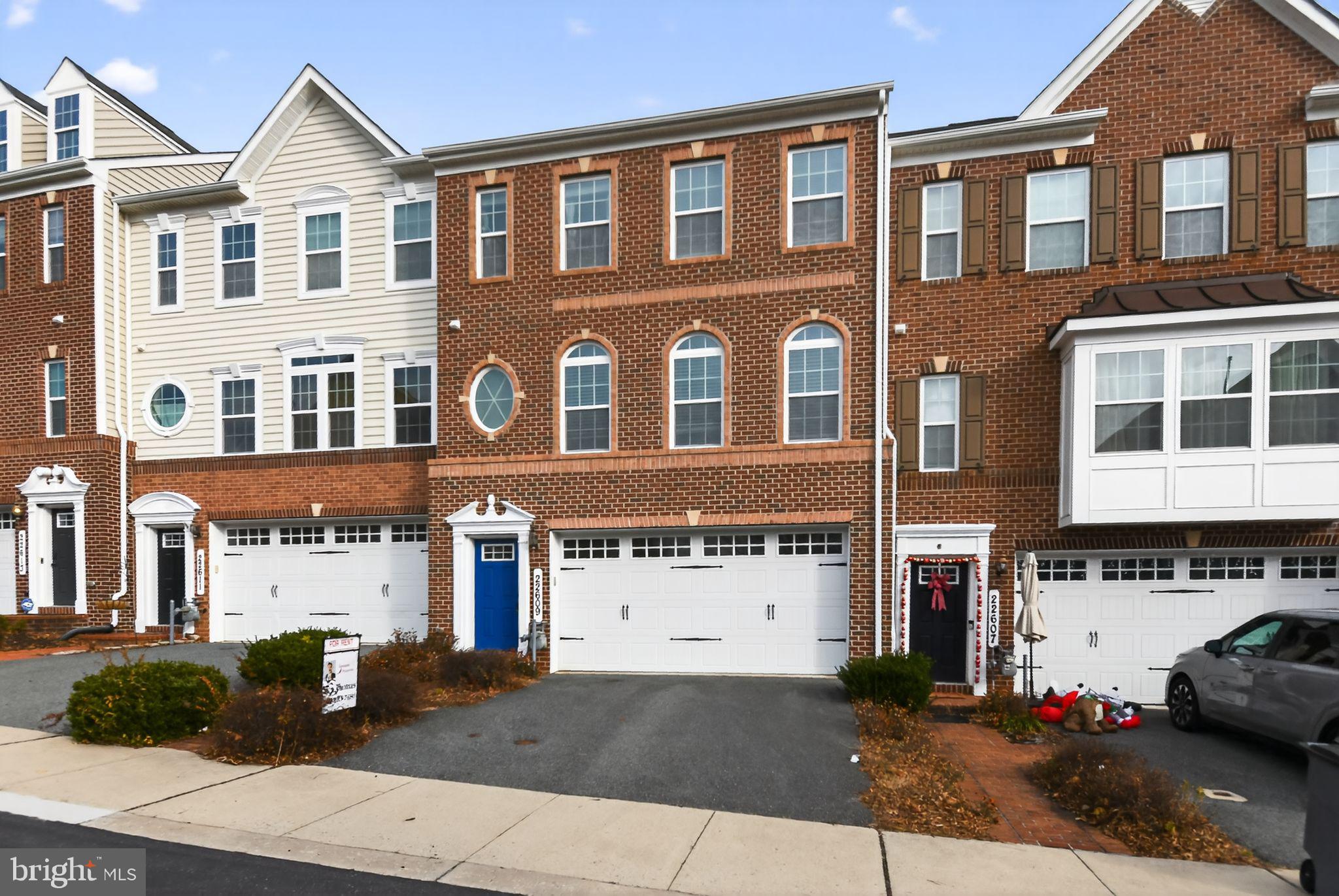 22609 WINDING WOODS WAY