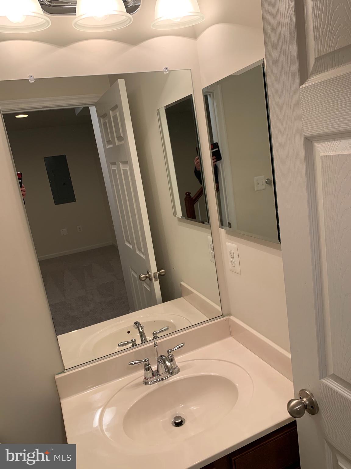 EAGLES POINTE - Residential