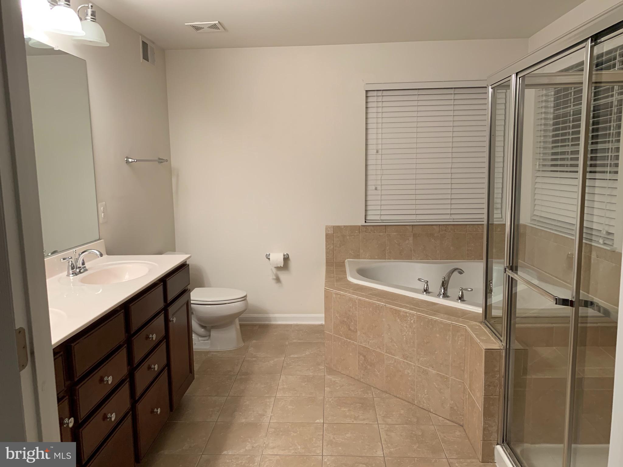 EAGLES POINTE - Residential