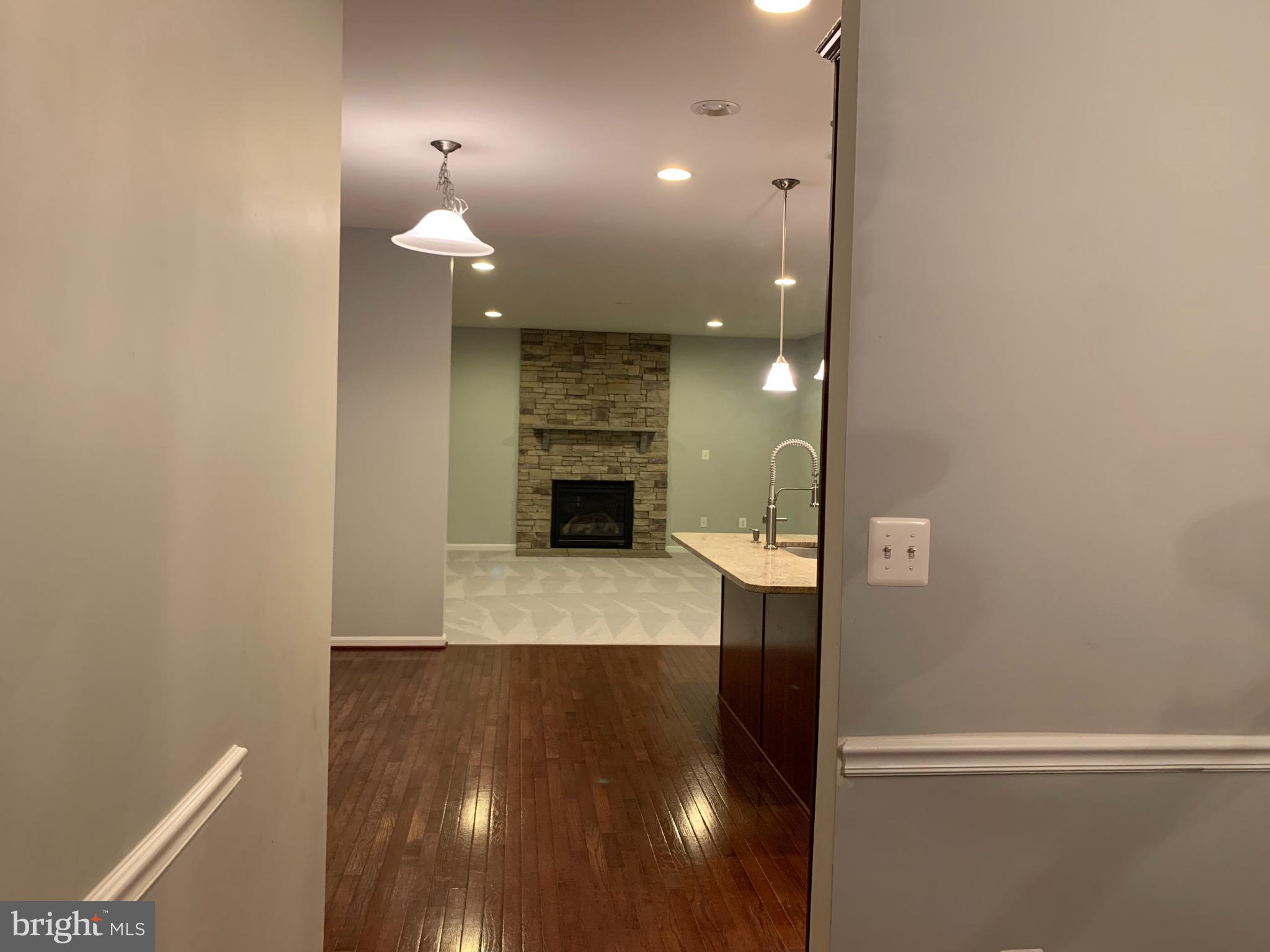 EAGLES POINTE - Residential