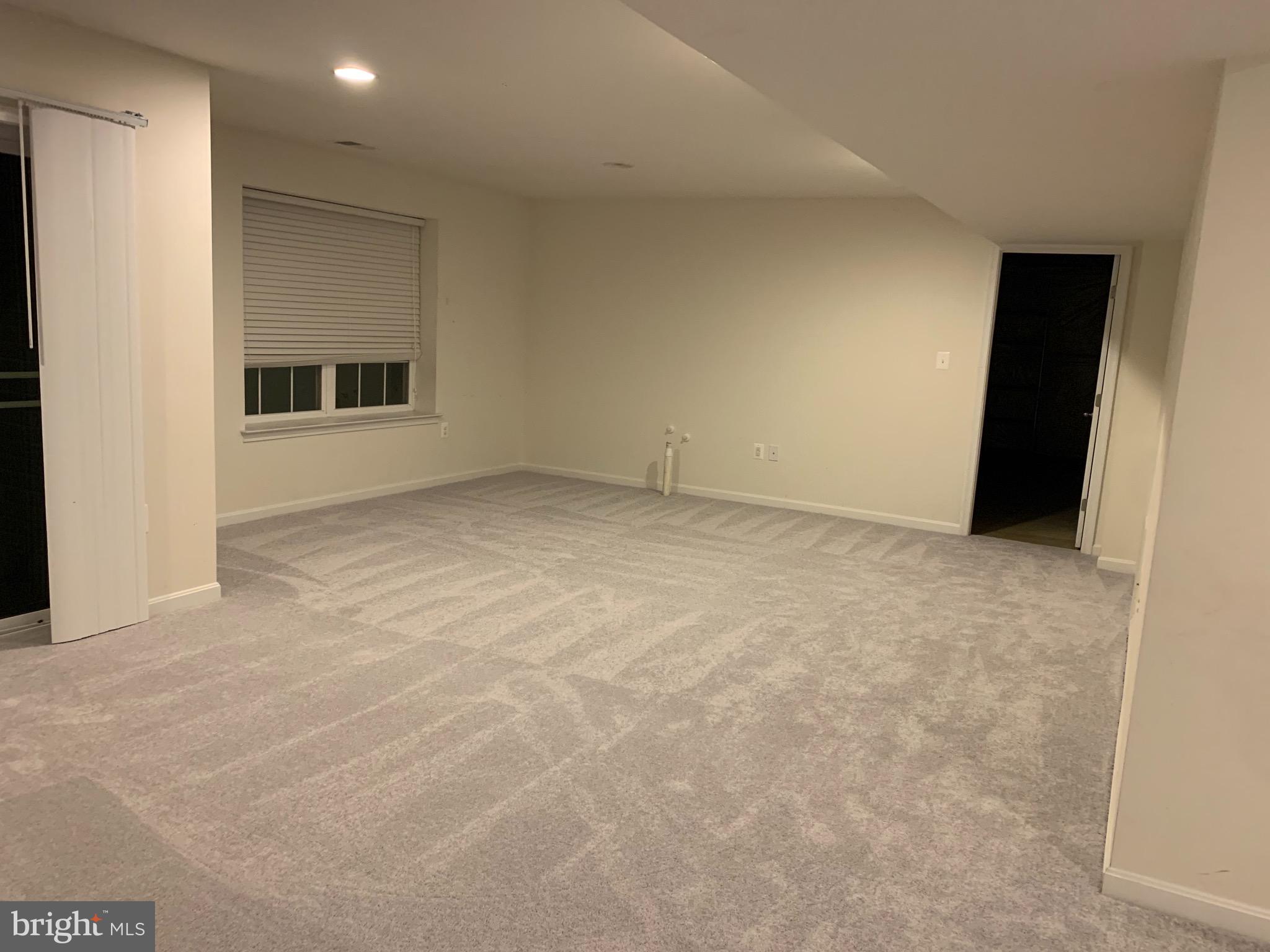 EAGLES POINTE - Residential