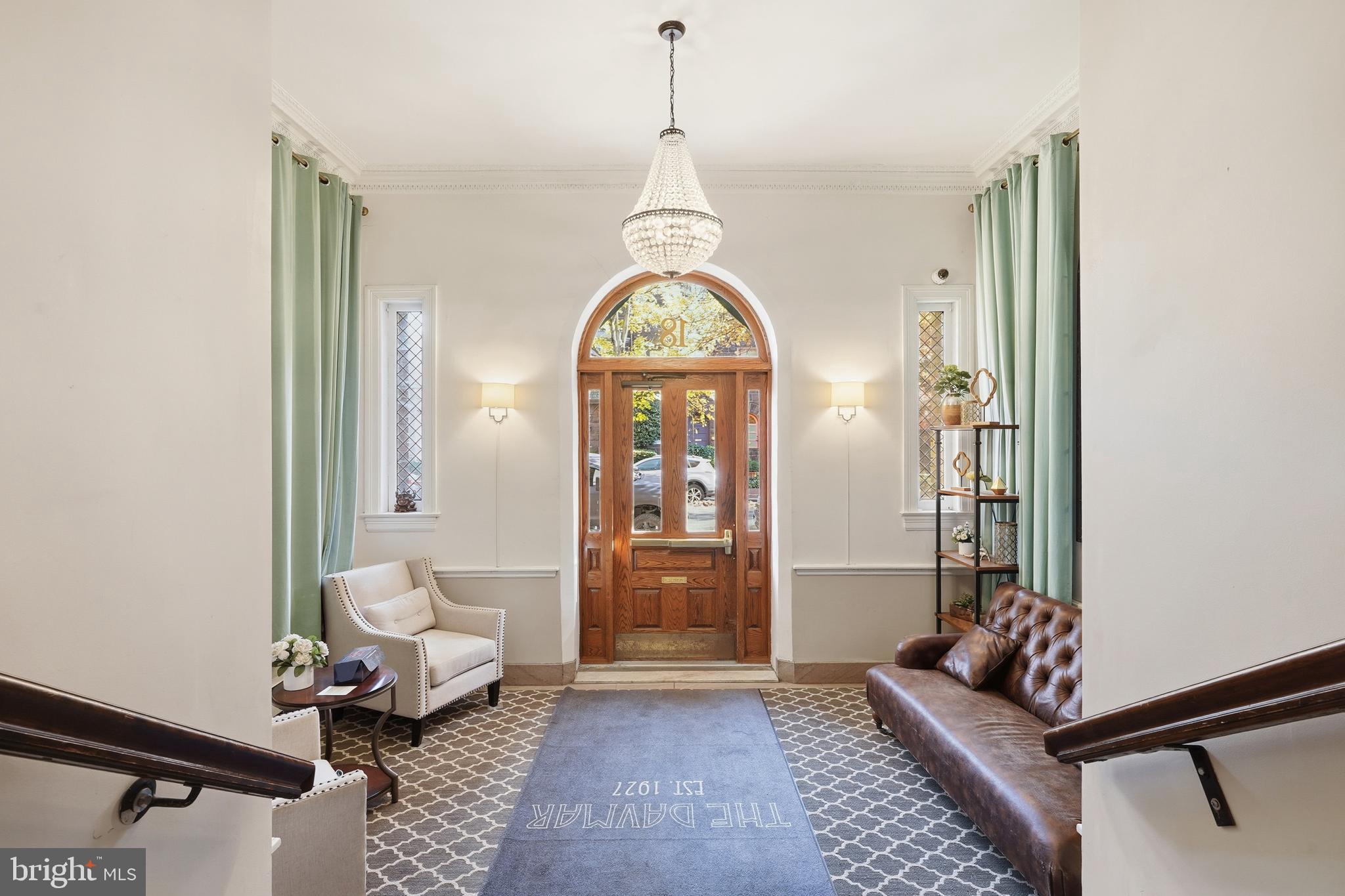 18 9TH STREET NE 302