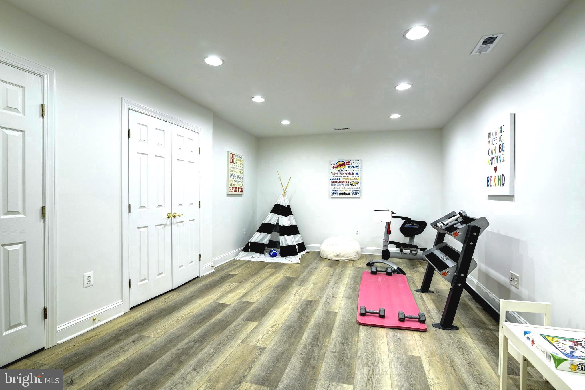 TYSON GLEN - Residential