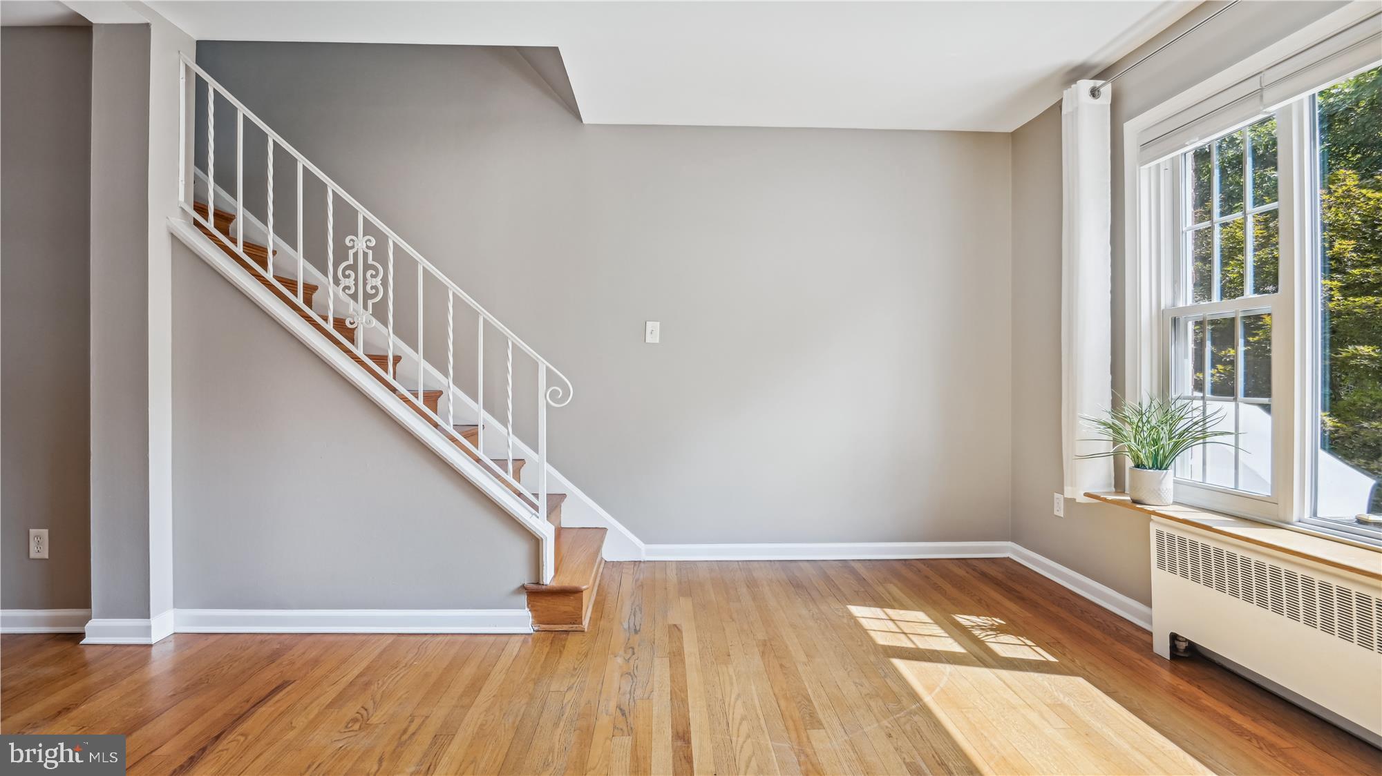 WARWICK VILLAGE - Residential