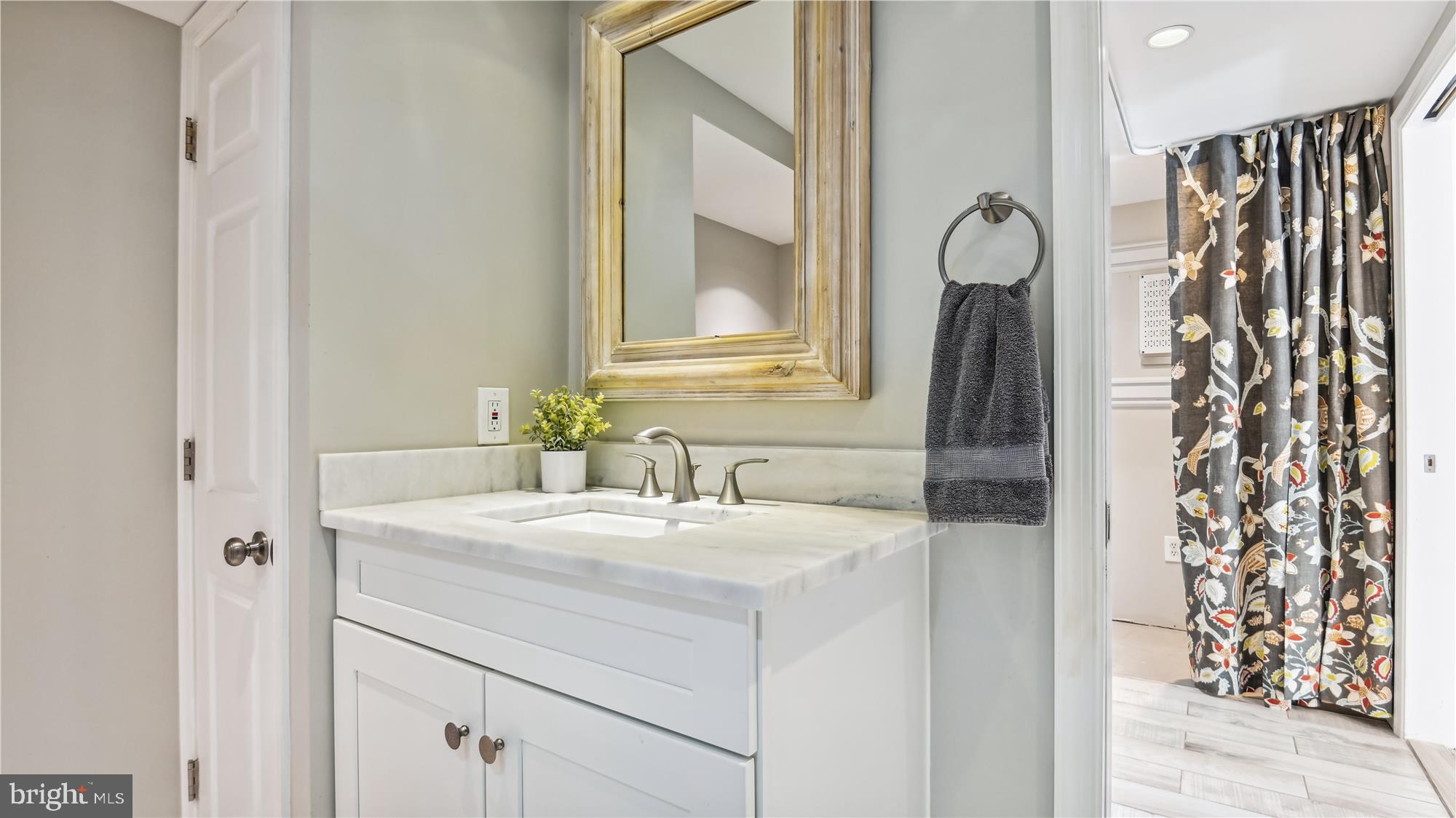 WARWICK VILLAGE - Residential