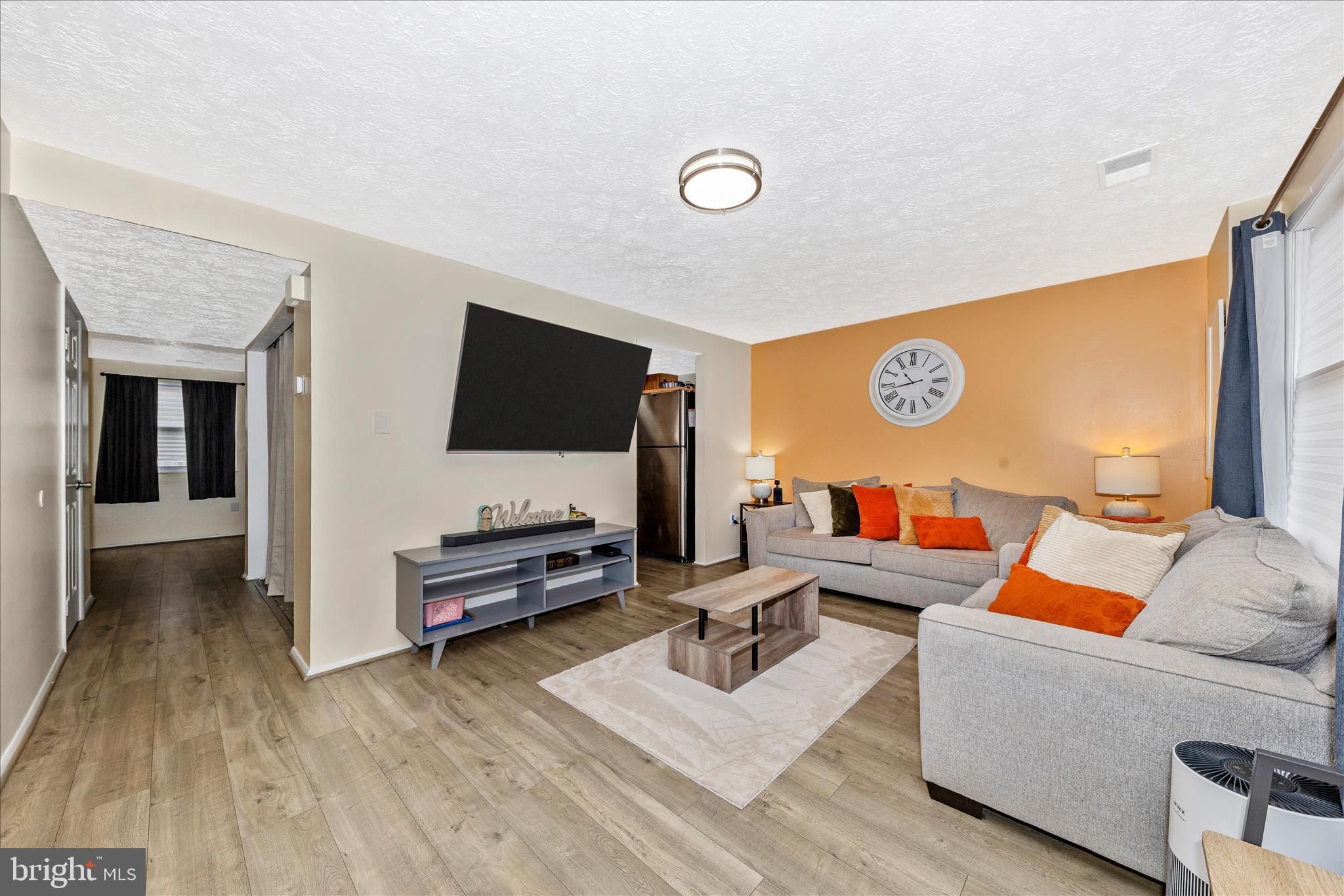 GLADE TOWN - Residential