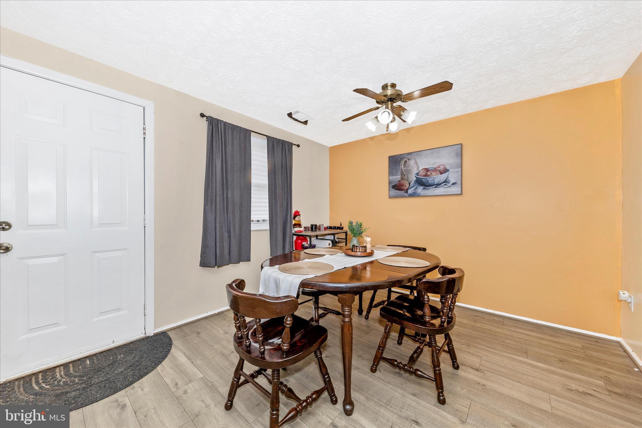 GLADE TOWN - Residential