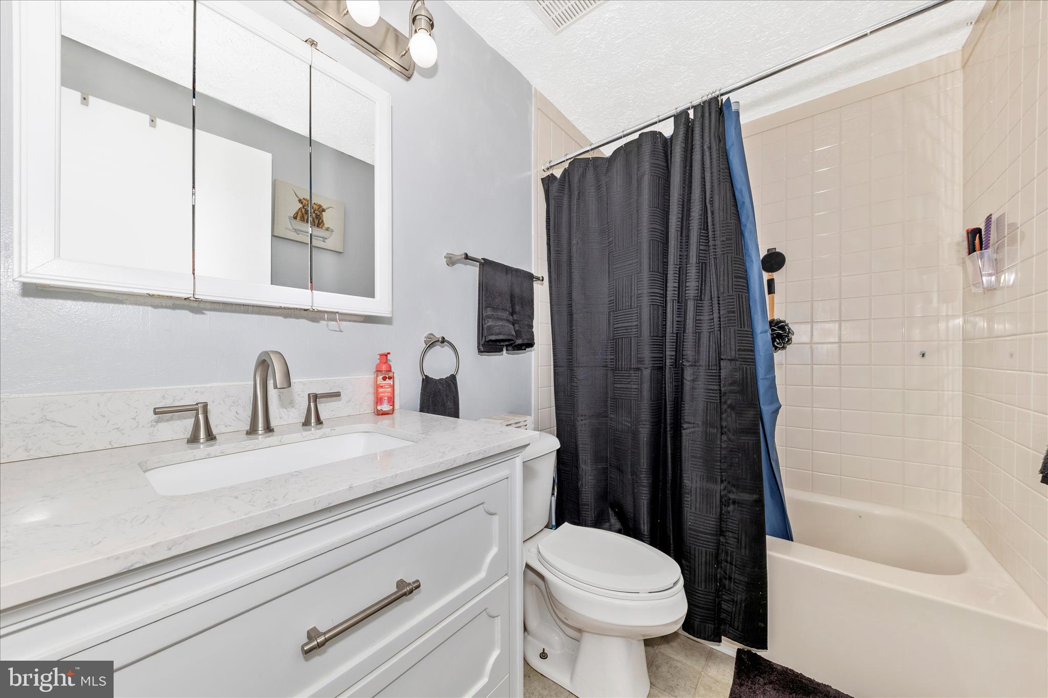 GLADE TOWN - Residential