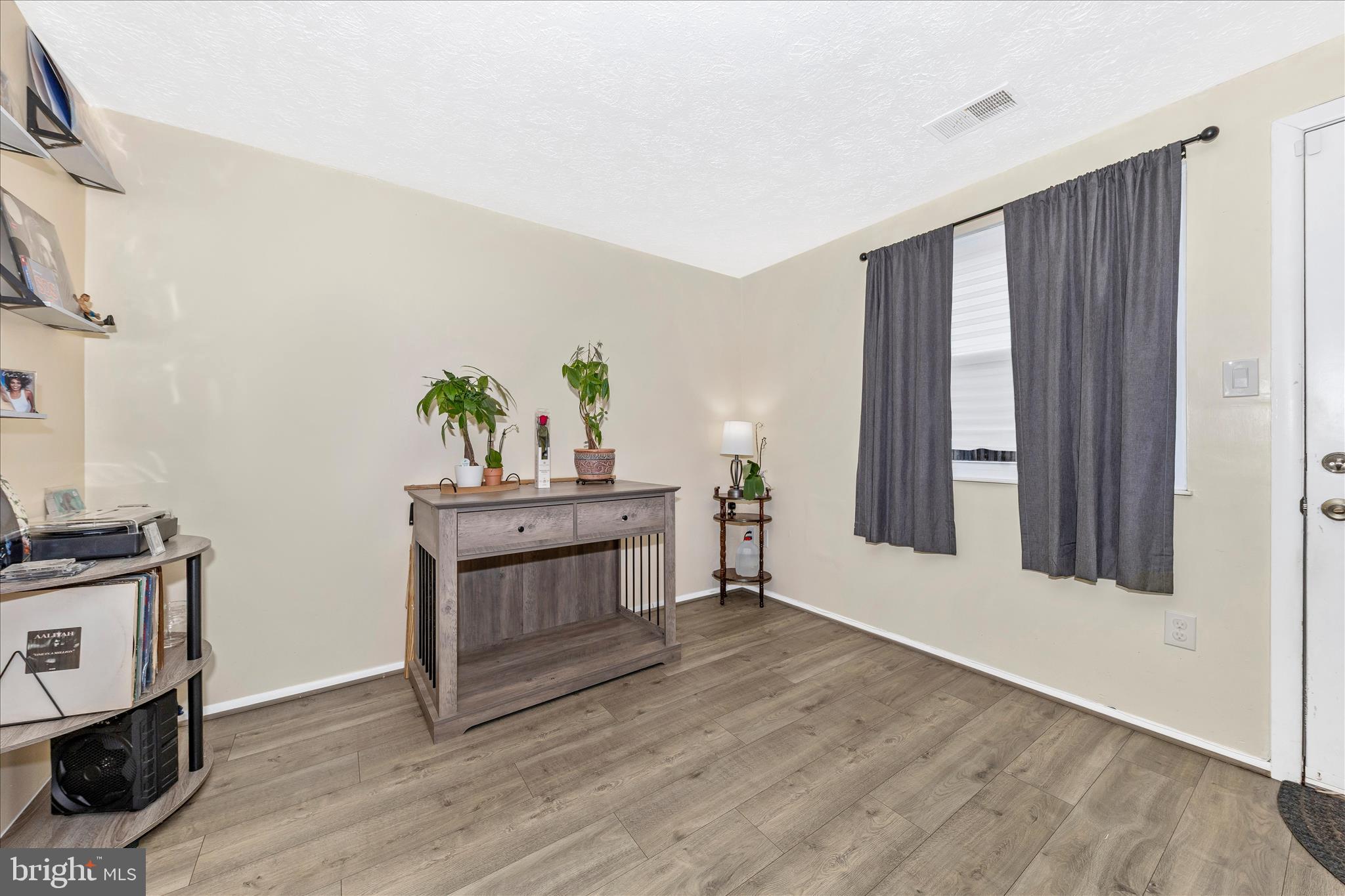 GLADE TOWN - Residential