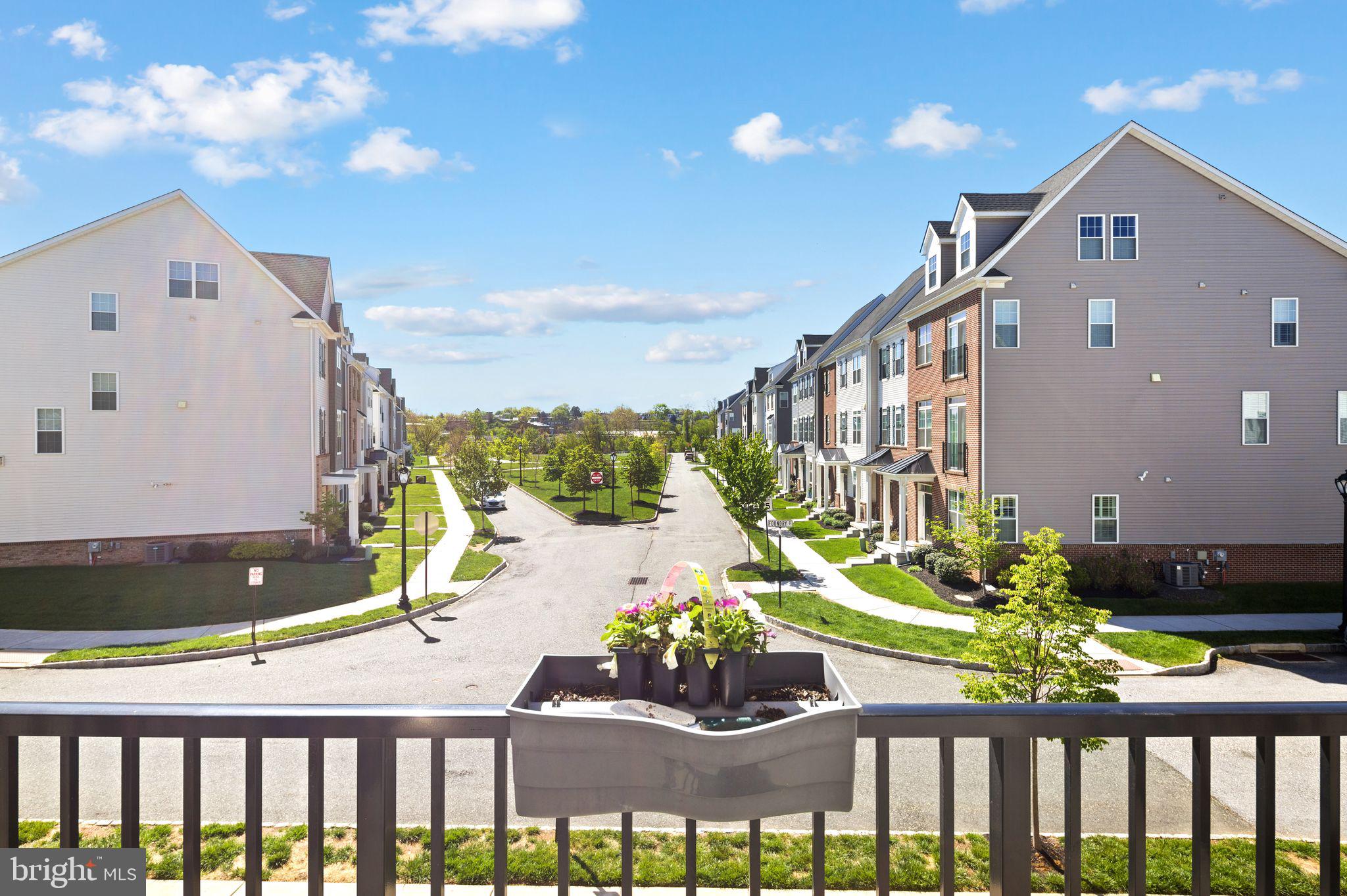 STEELPOINTE - Residential