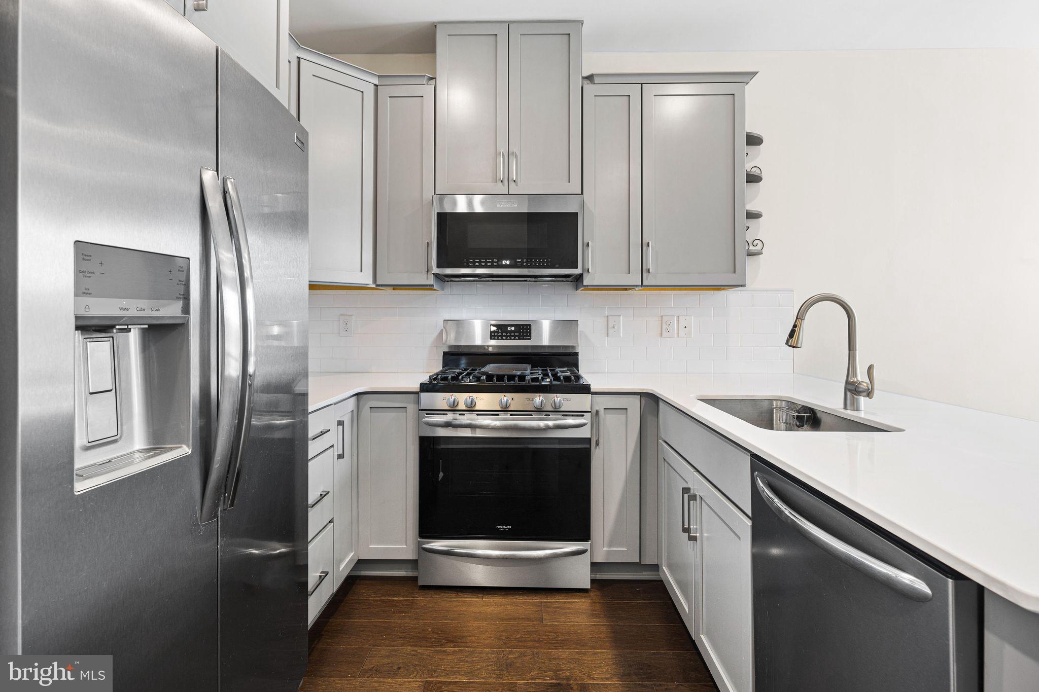 STEELPOINTE - Residential