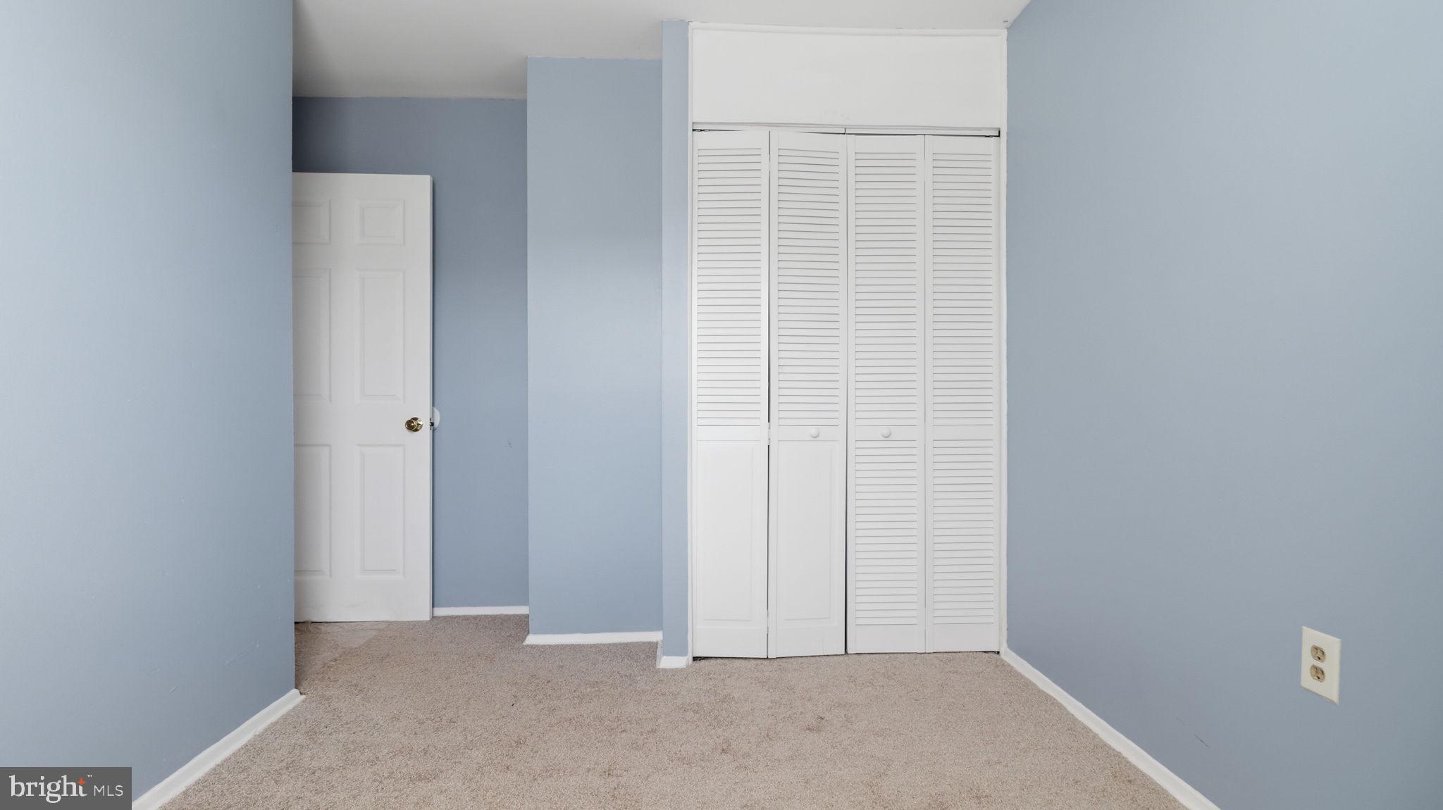 WINDSOR  MILL - Residential