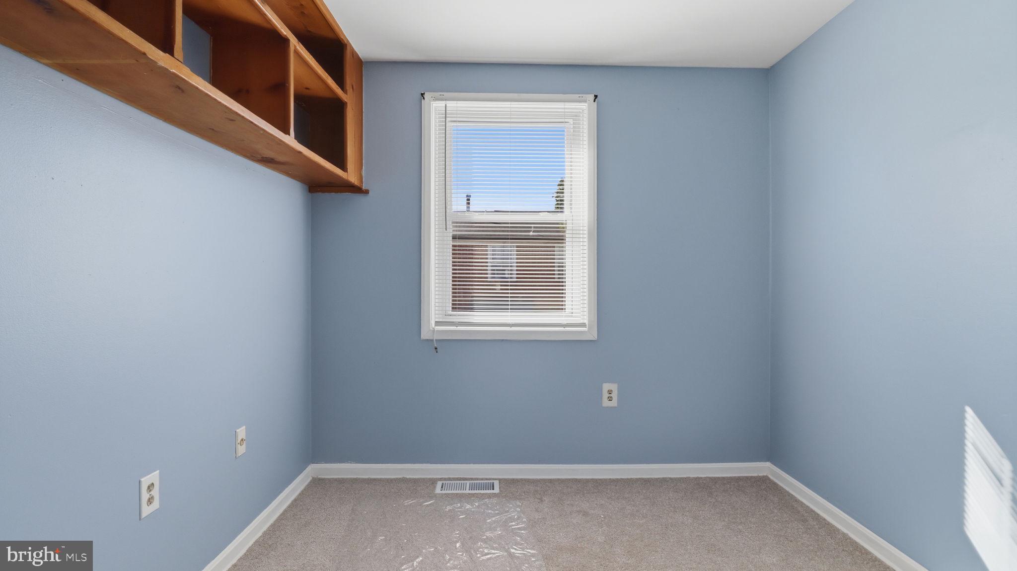 WINDSOR  MILL - Residential