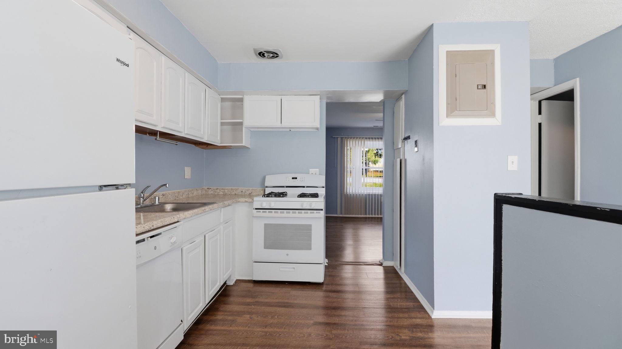 WINDSOR  MILL - Residential