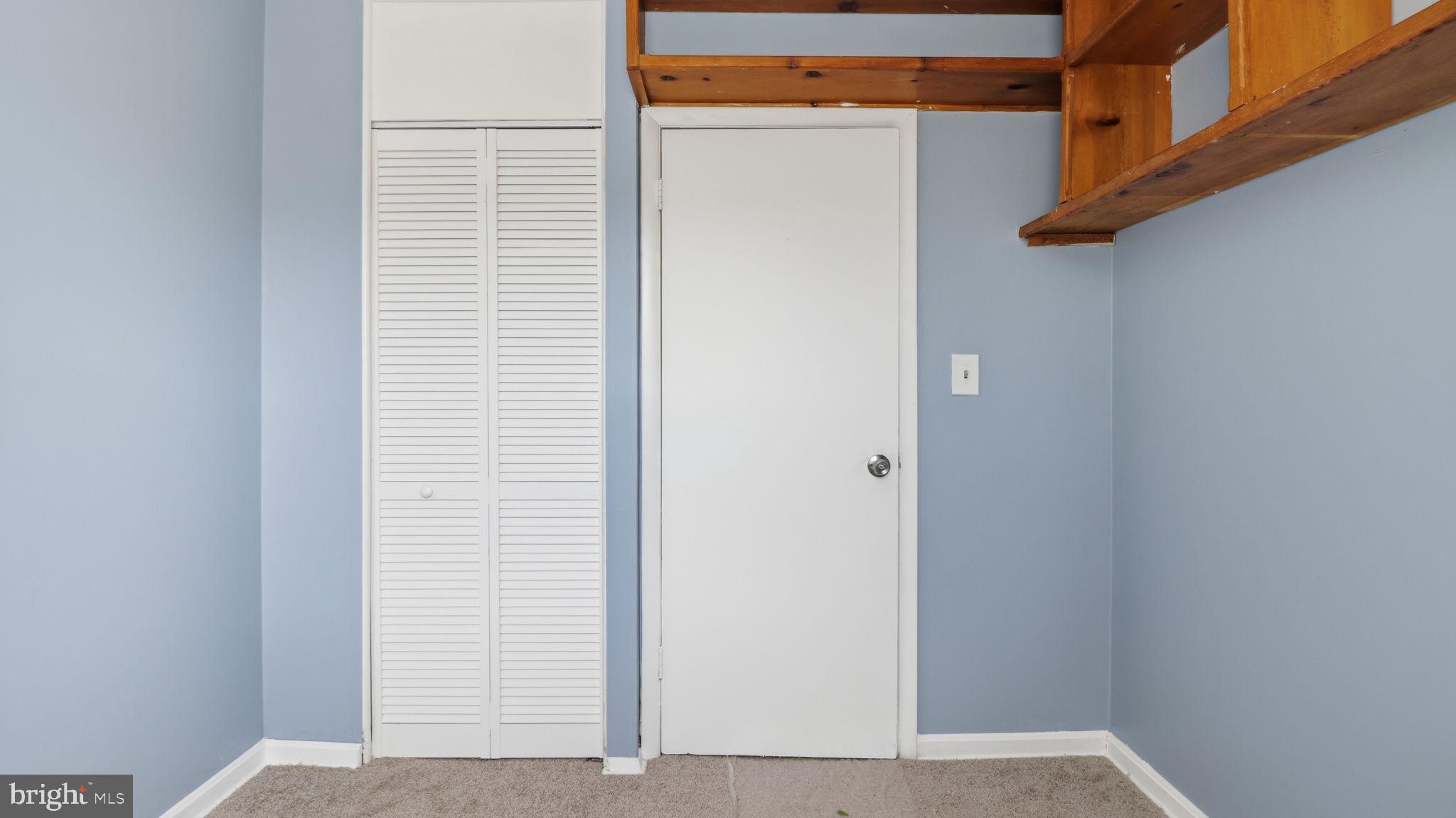 WINDSOR  MILL - Residential