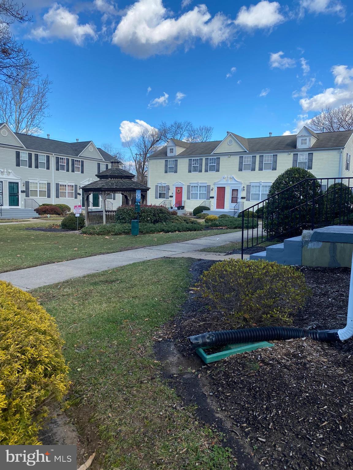 HIGHLAND AT LANDOVER STATION - Residential