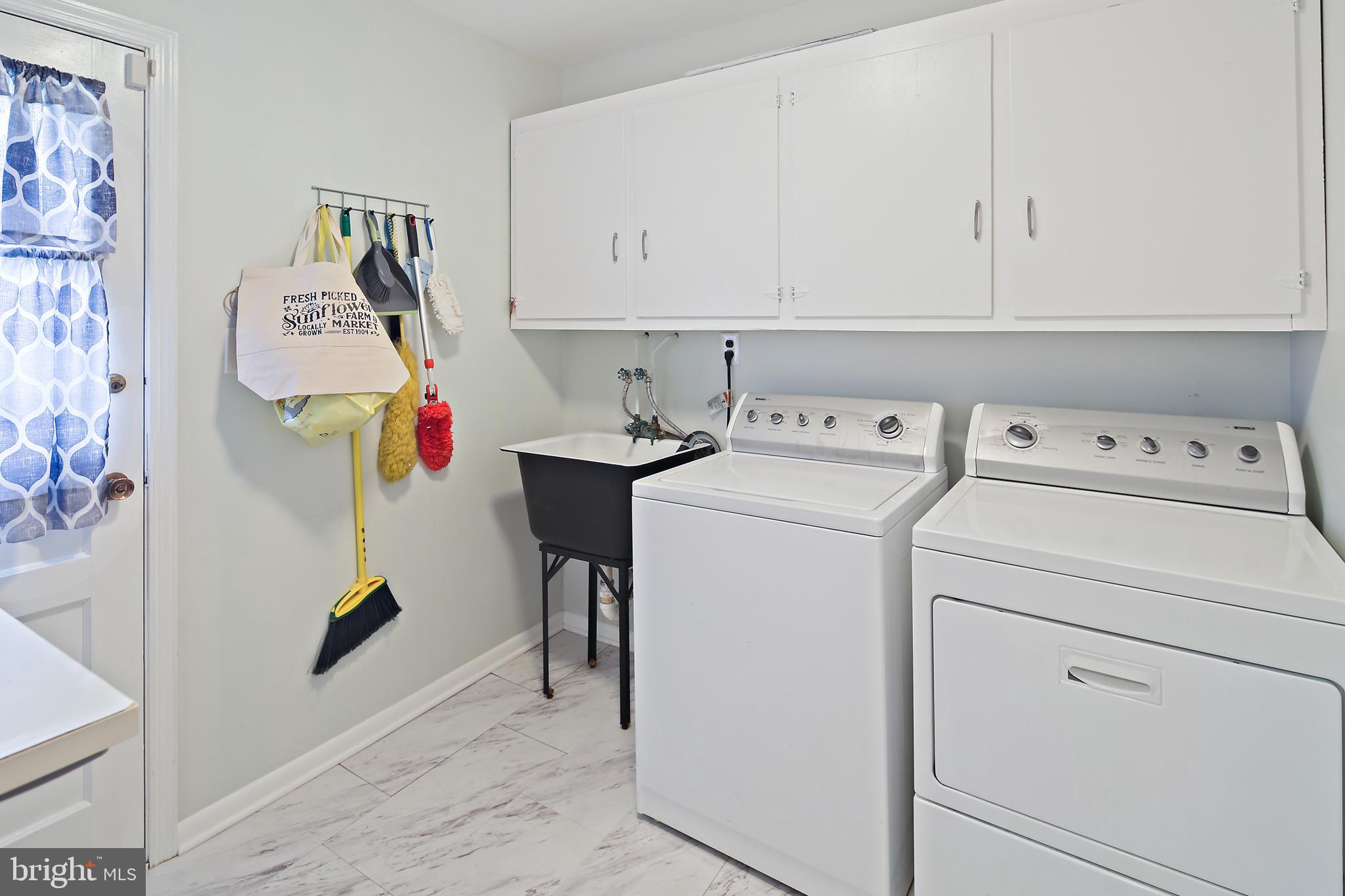 CALVERTON - Residential