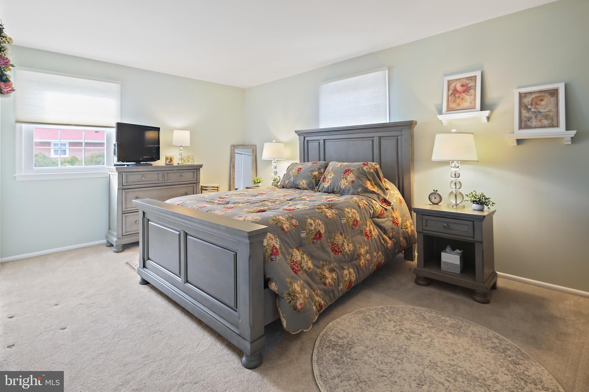 CALVERTON - Residential