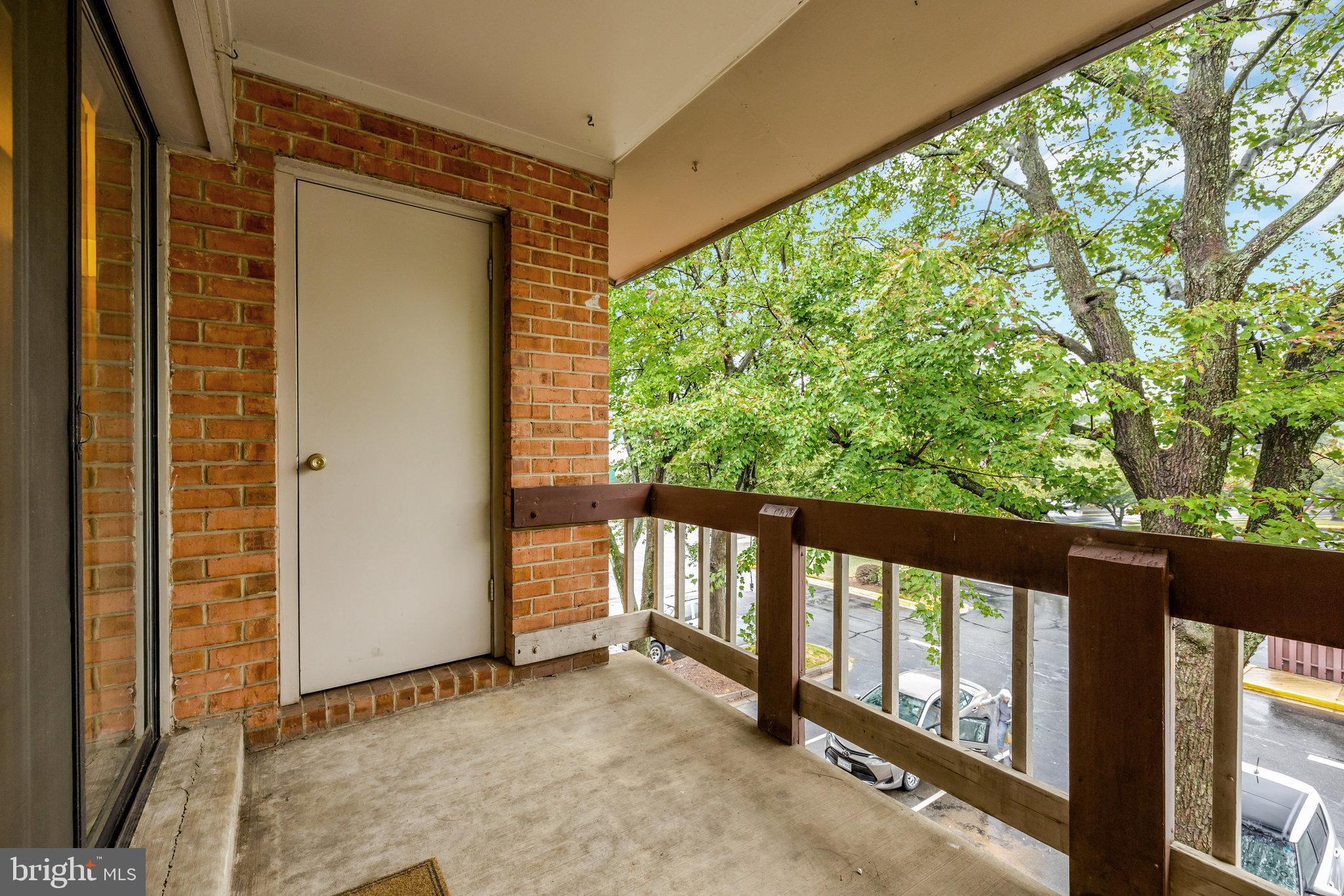 VISTAS OF VIENNA CONDOMINIUMS - Residential