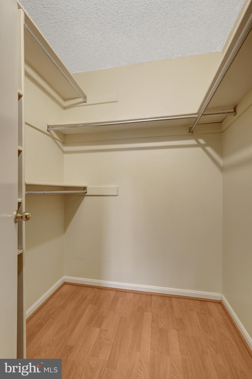 VISTAS OF VIENNA CONDOMINIUMS - Residential