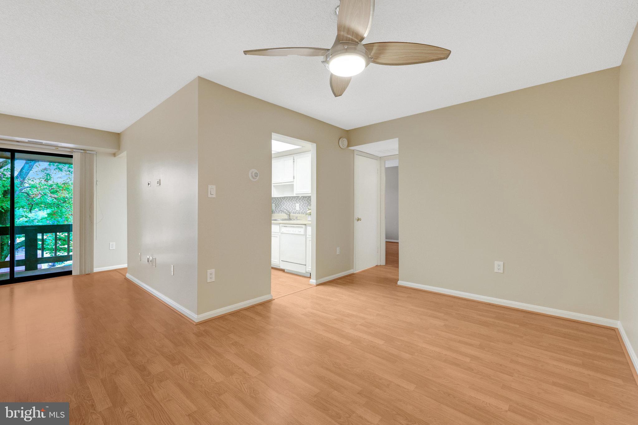 VISTAS OF VIENNA CONDOMINIUMS - Residential