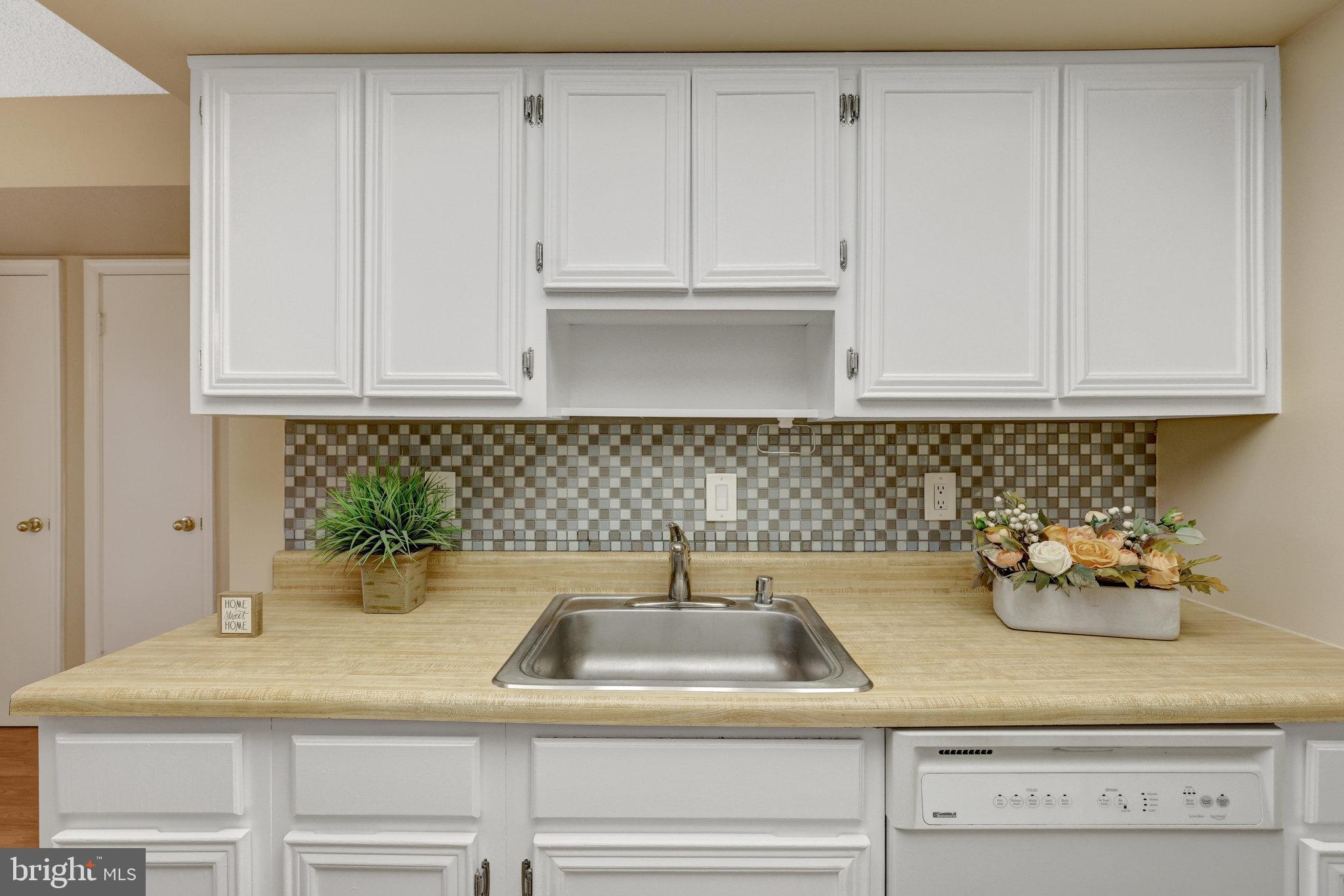 VISTAS OF VIENNA CONDOMINIUMS - Residential