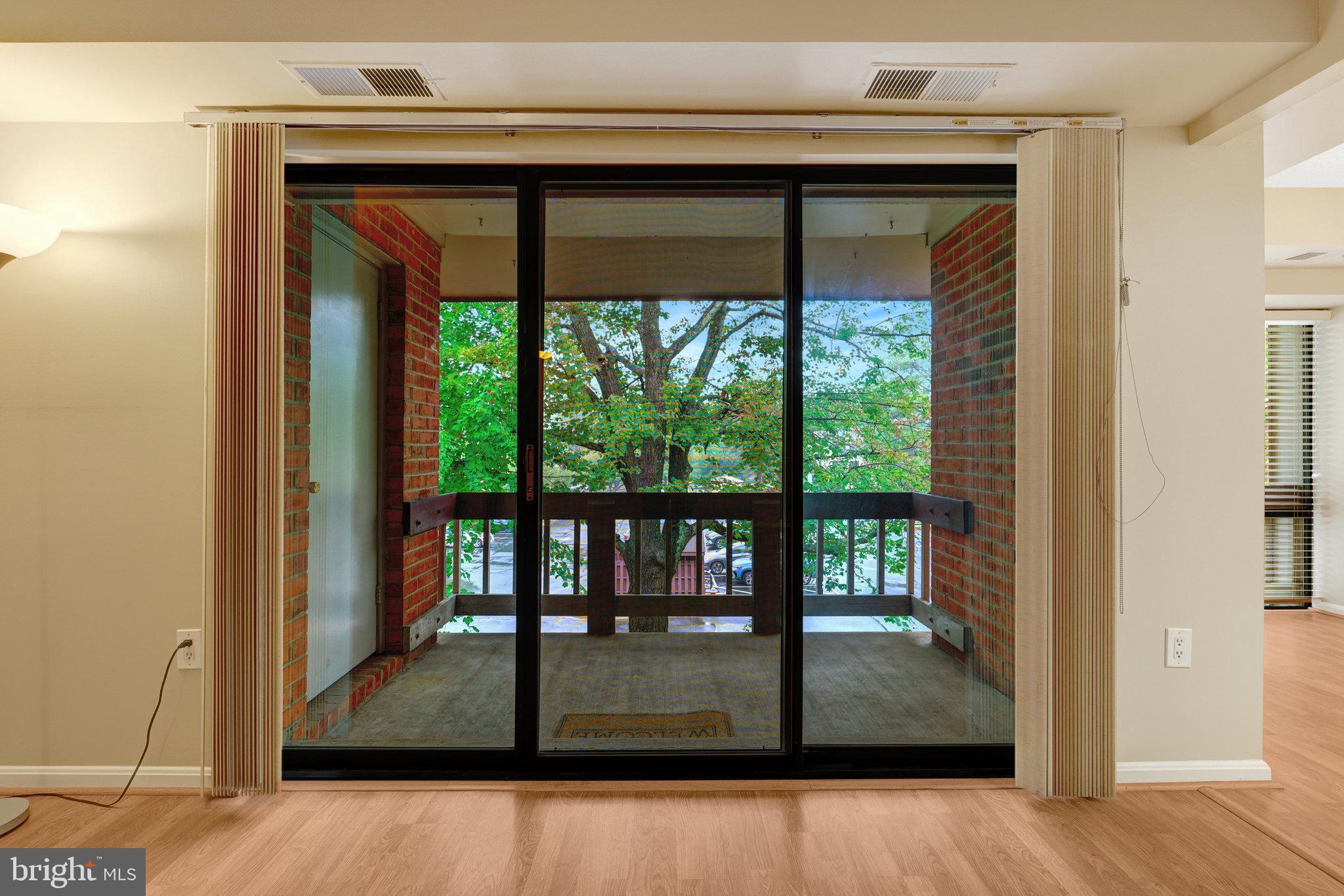 VISTAS OF VIENNA CONDOMINIUMS - Residential