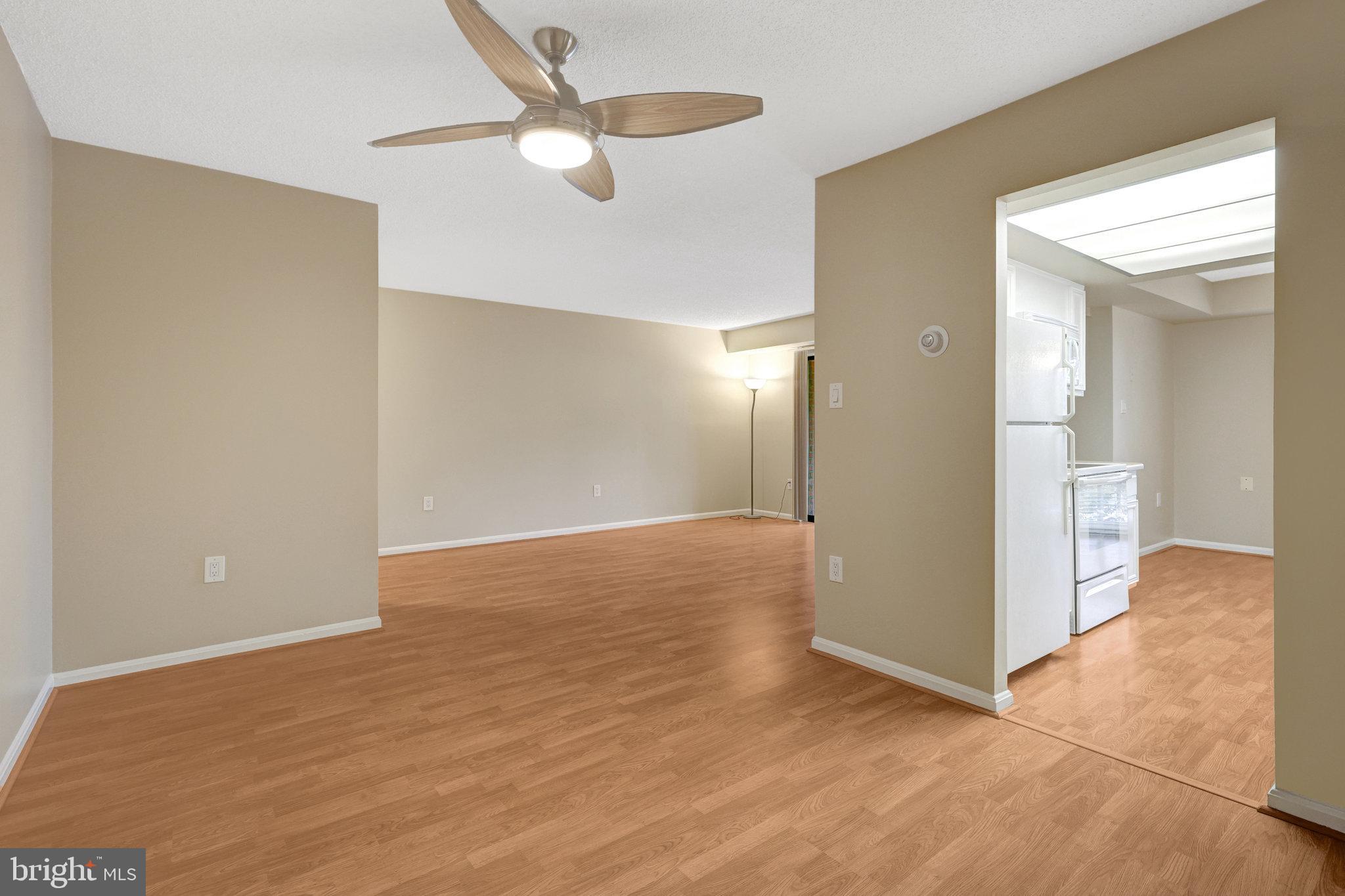 VISTAS OF VIENNA CONDOMINIUMS - Residential