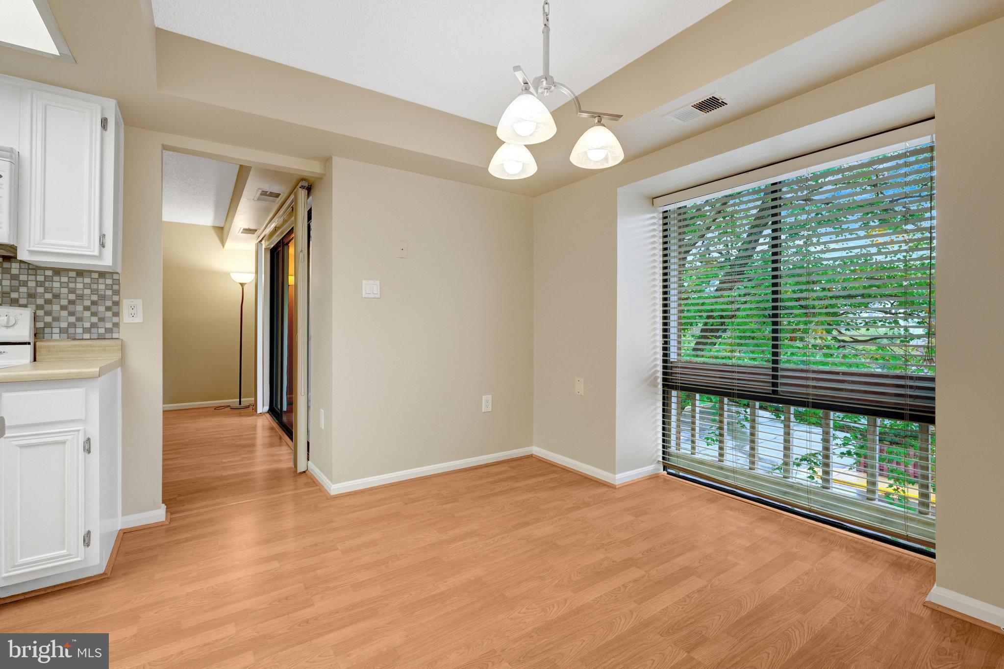 VISTAS OF VIENNA CONDOMINIUMS - Residential