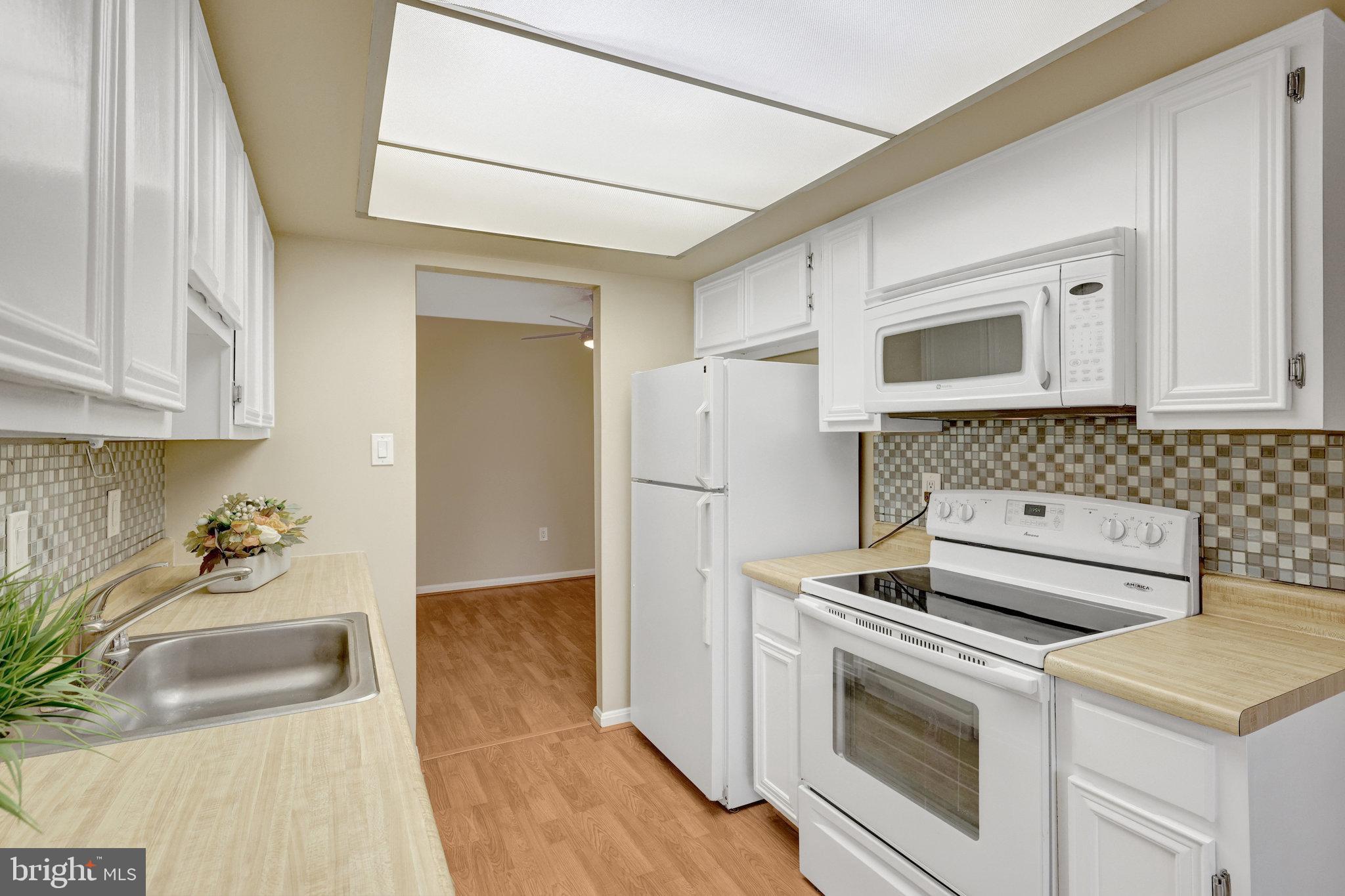 VISTAS OF VIENNA CONDOMINIUMS - Residential