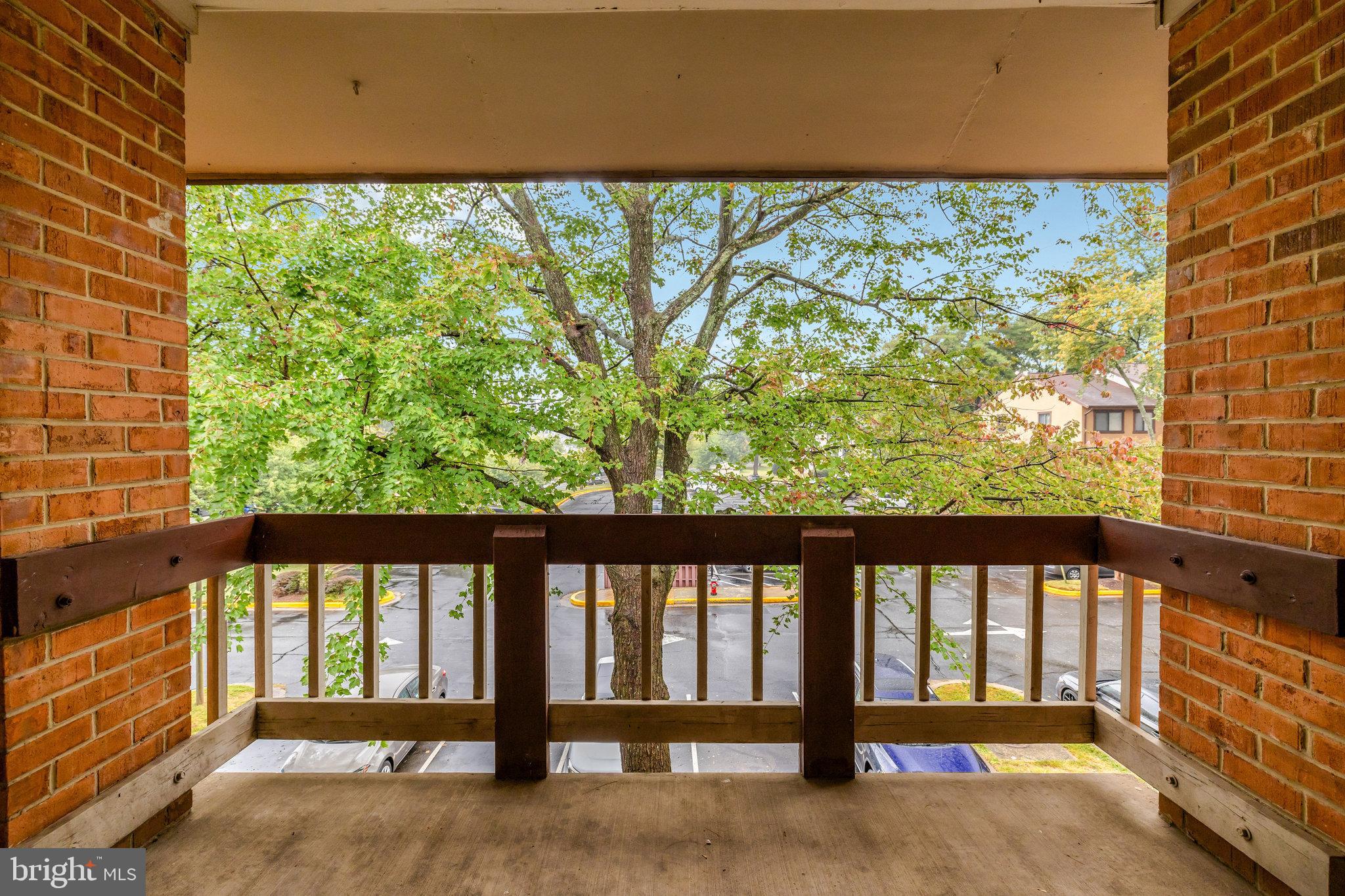 VISTAS OF VIENNA CONDOMINIUMS - Residential