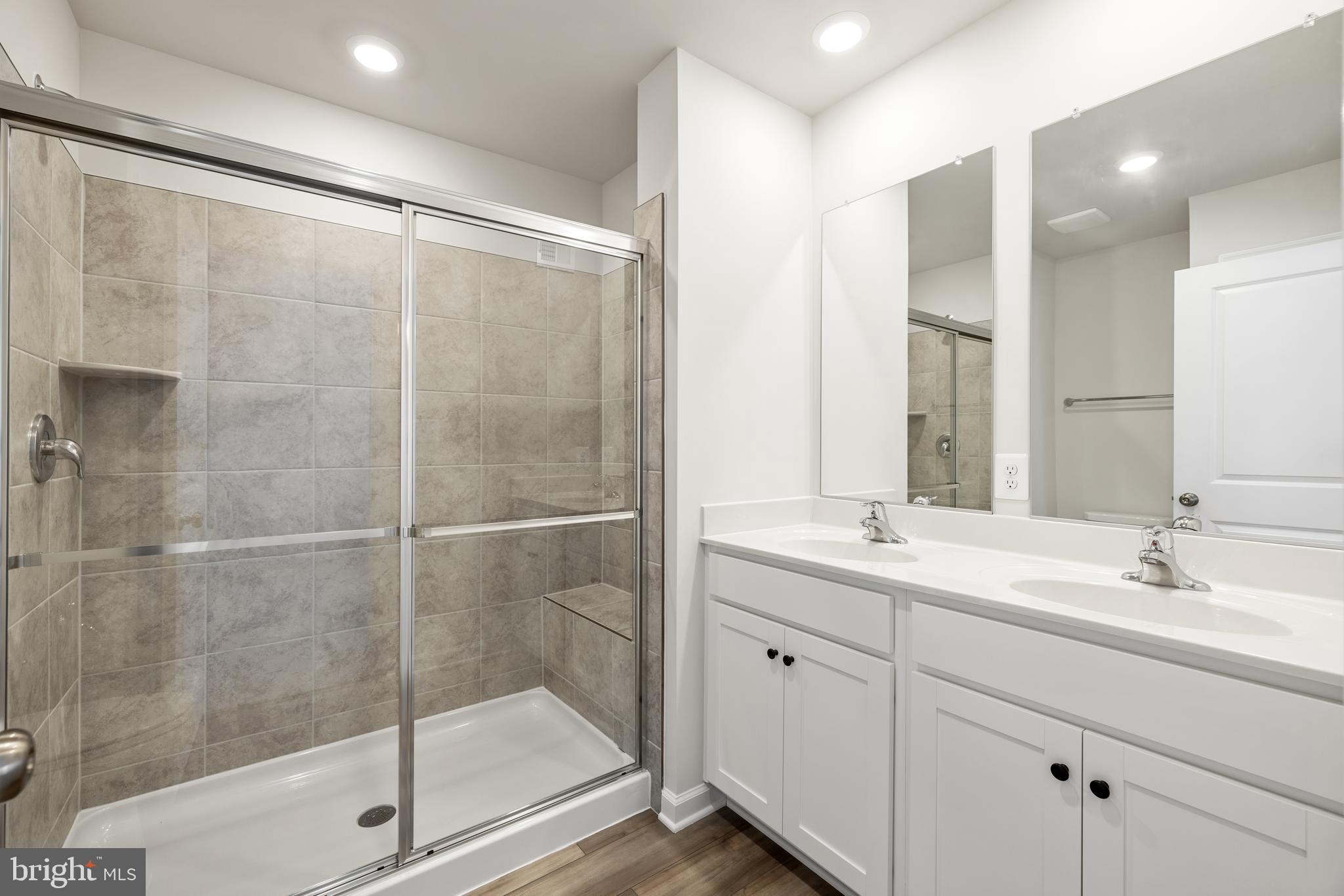 RED CLOVER MEADOWS - Residential Lease